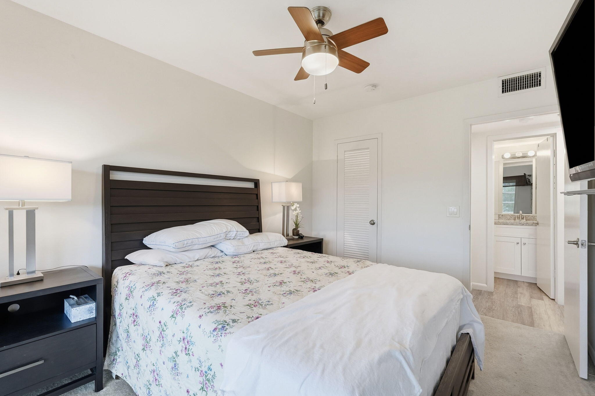 209 Brighton E Property Photo 16