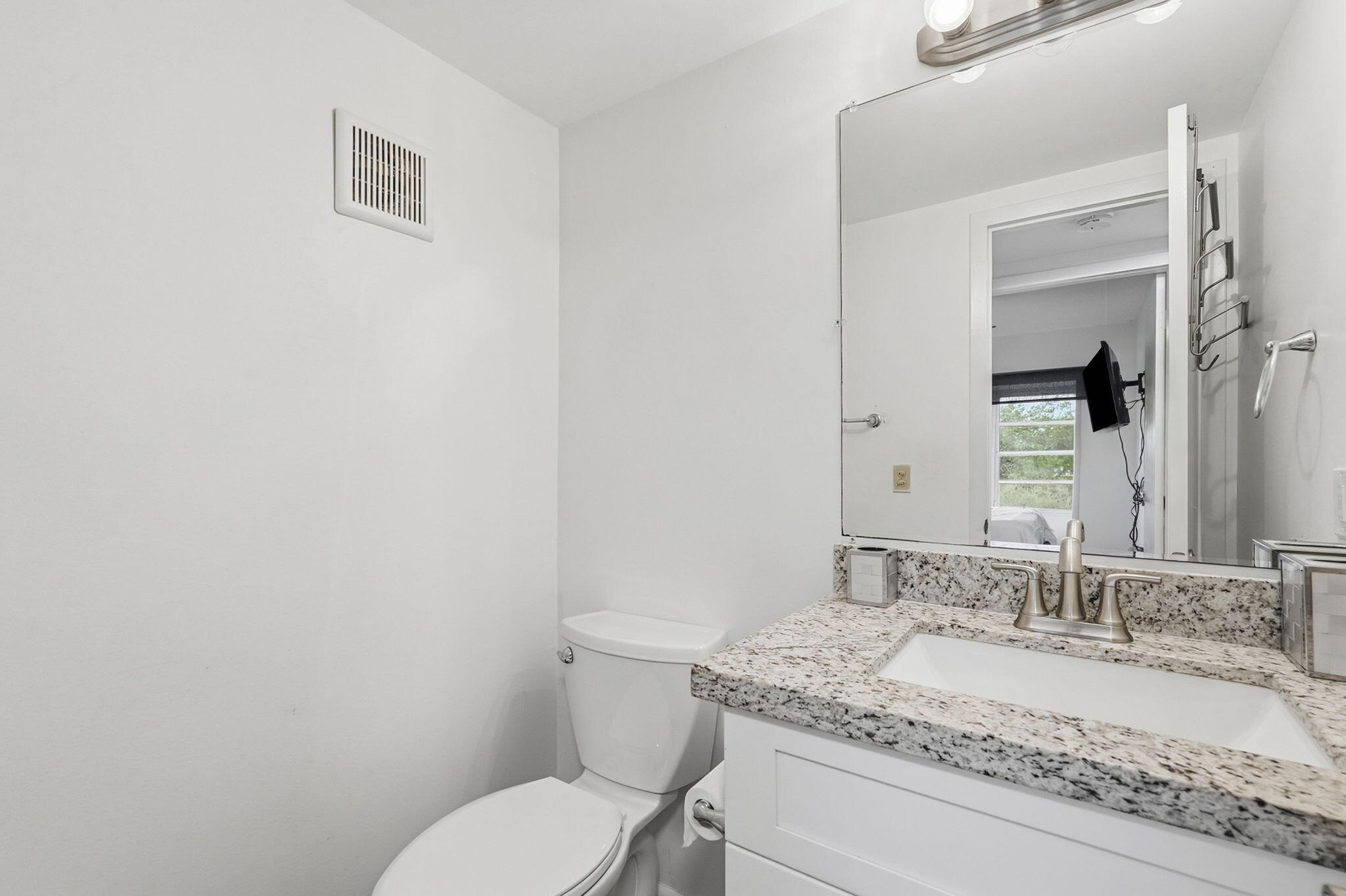 209 Brighton E Property Photo 19