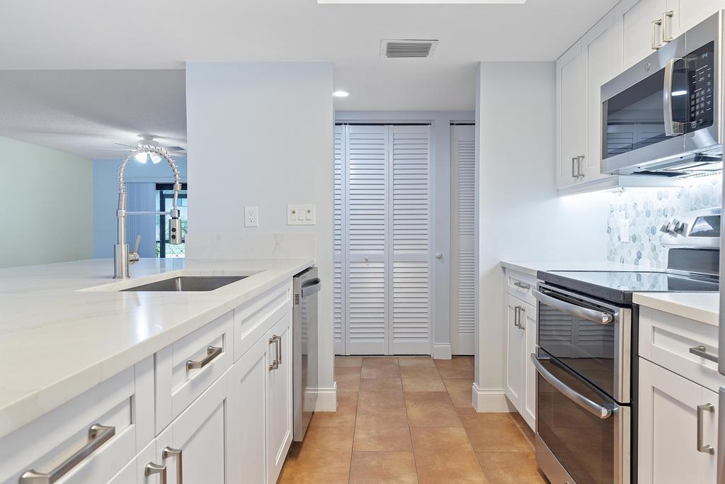 4307 Wood Ride Road Property Photo 8