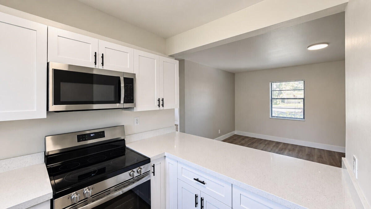 1142 Chateau Park Drive Property Photo 5