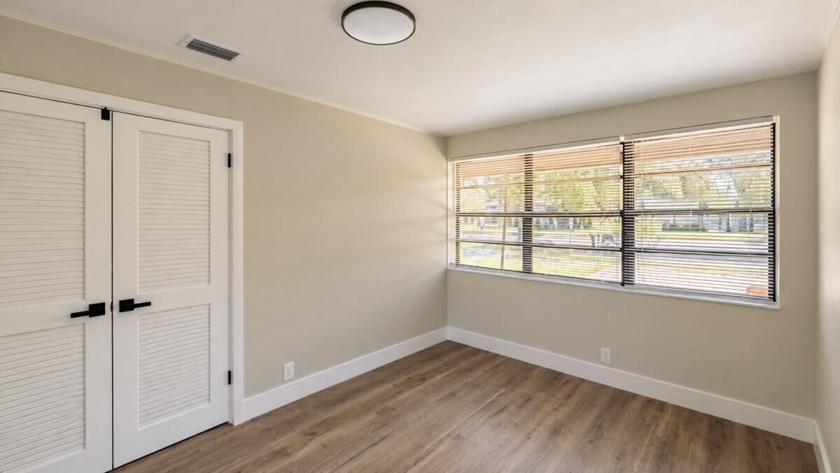 1142 Chateau Park Drive Property Photo 7