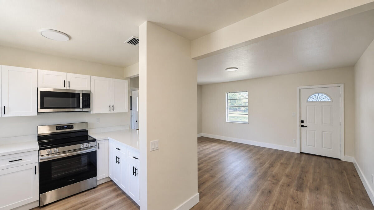 1142 Chateau Park Drive Property Photo 12