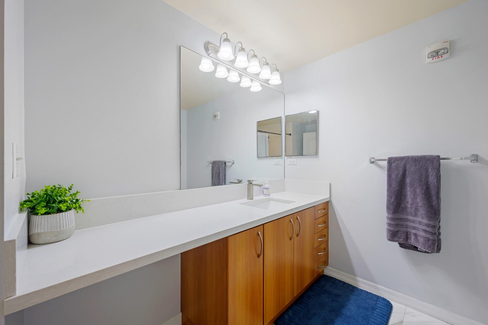250 Ne 3rd Avenue 1208 Property Photo 10