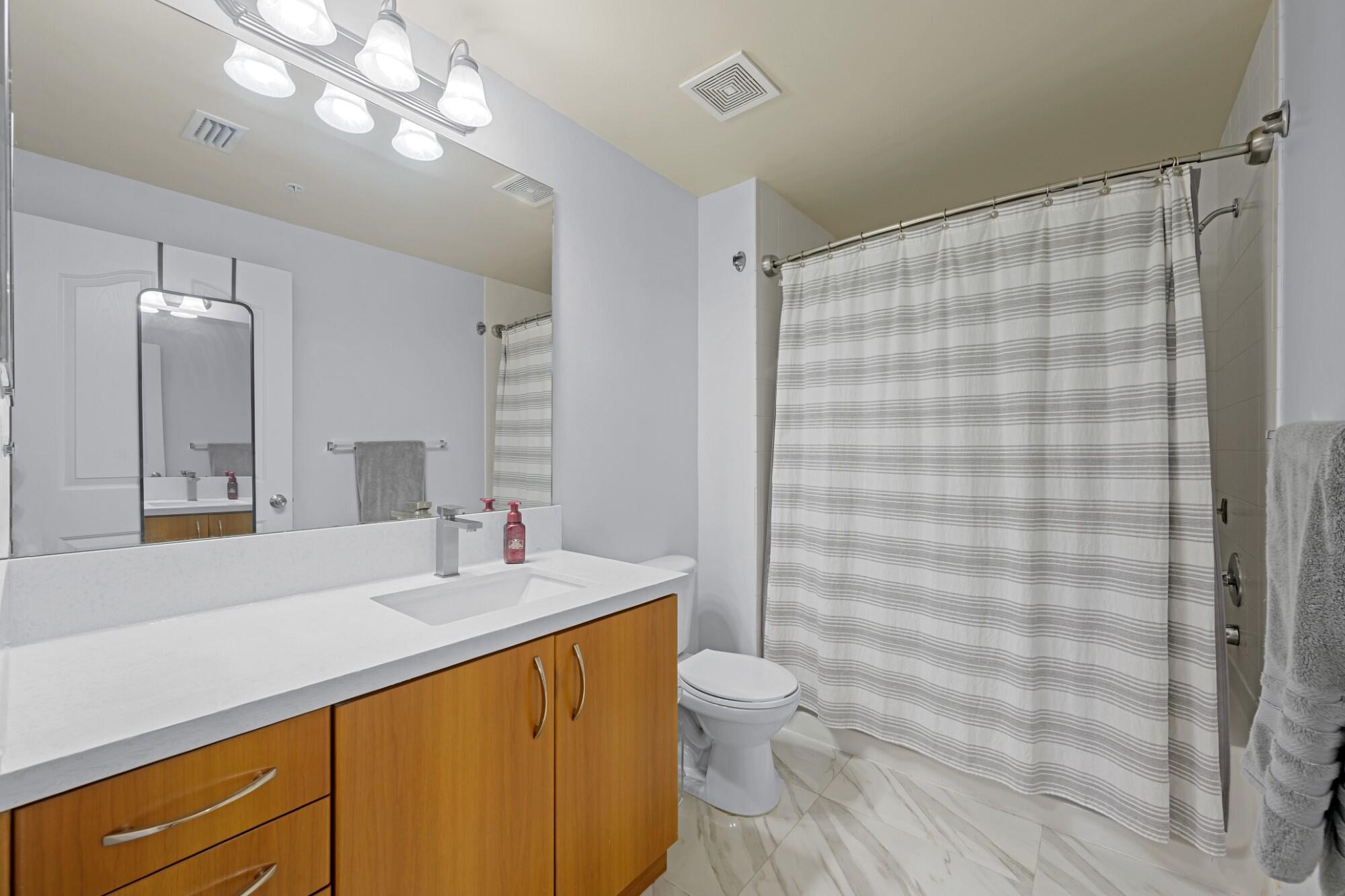 250 Ne 3rd Avenue 1208 Property Photo 15