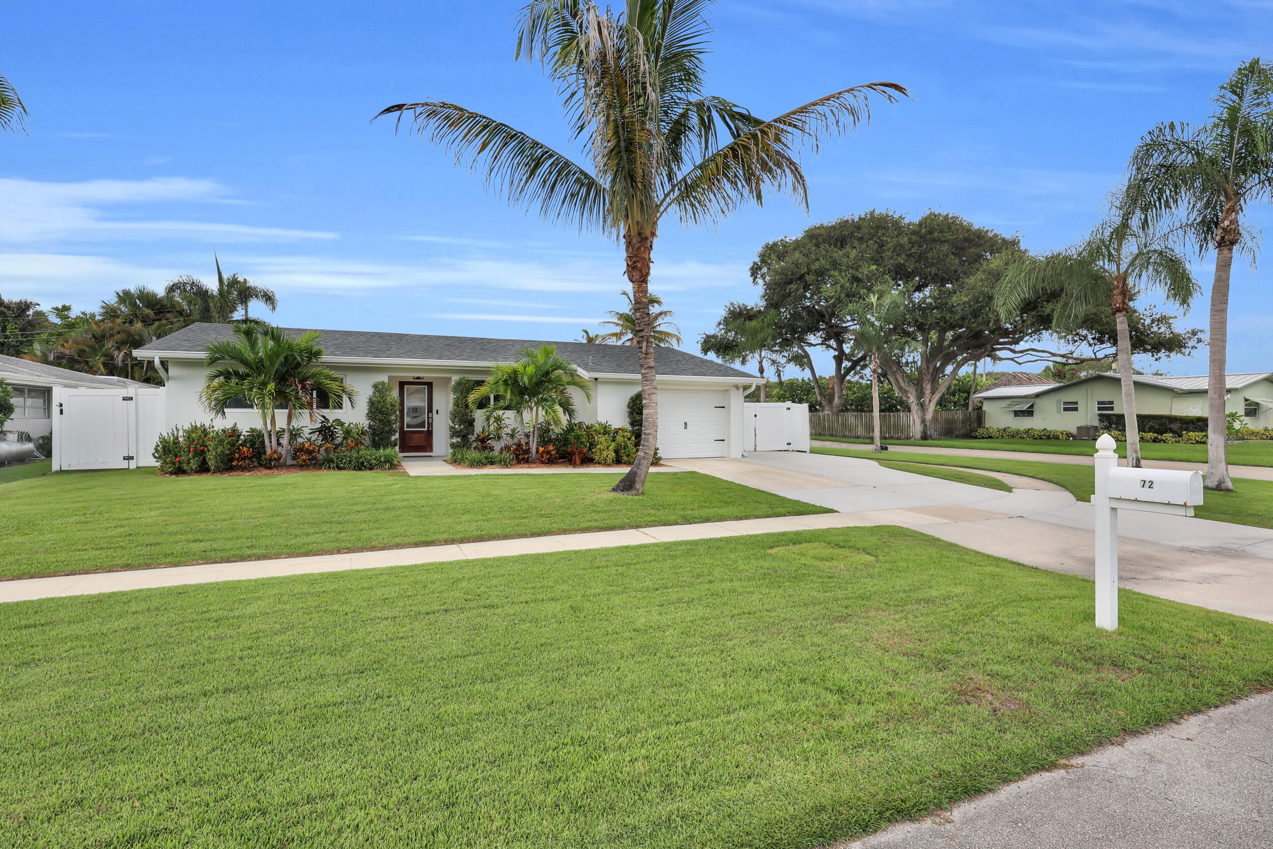 72 Willow Road Property Photo 1