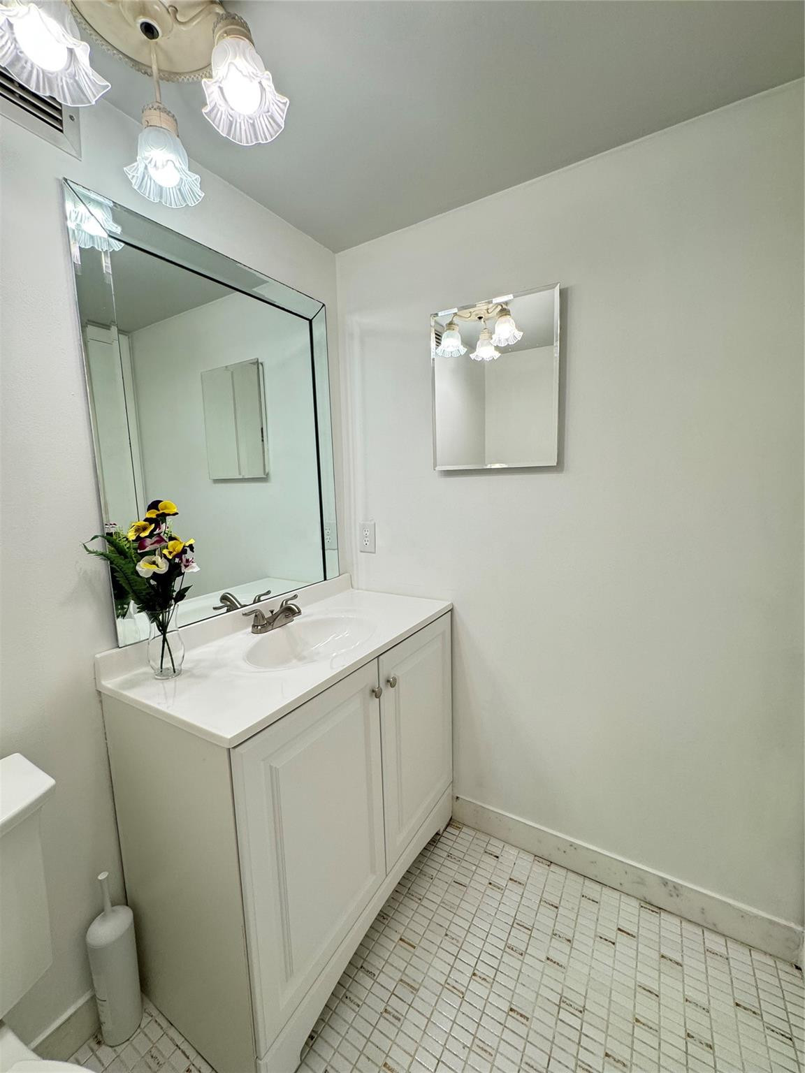 5200 N Ocean Boulevard 304 Property Photo 11