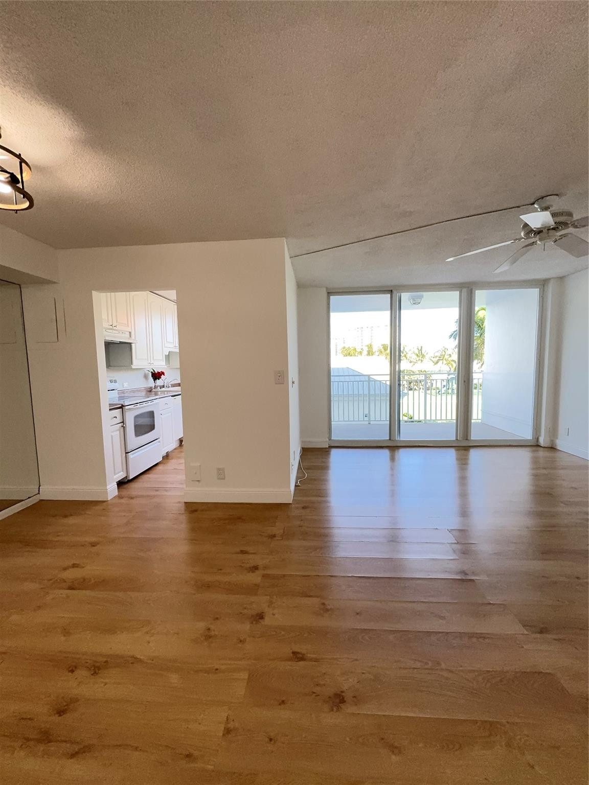 5200 N Ocean Boulevard 304 Property Photo 13