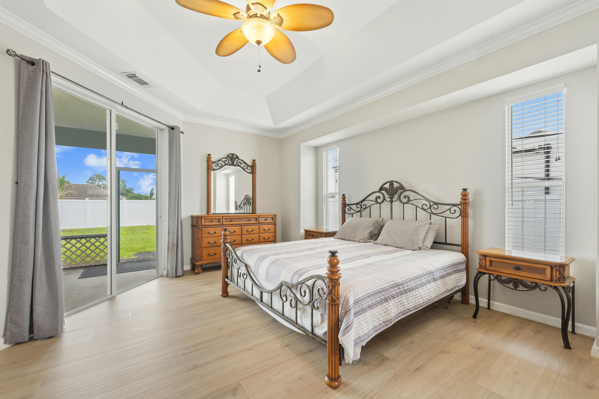1043 Sw Idol Avenue Property Photo 17
