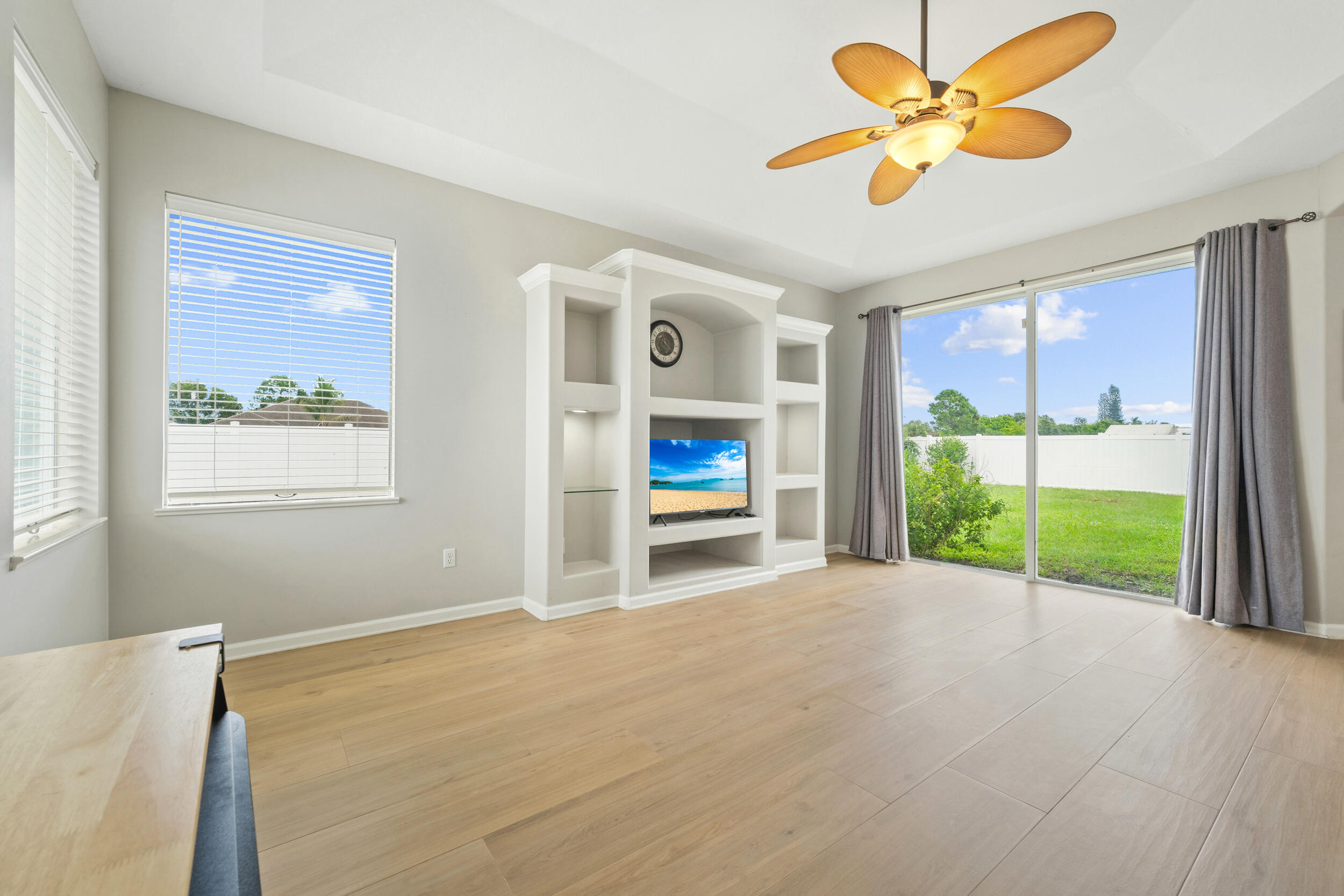 1043 Sw Idol Avenue Property Photo 28