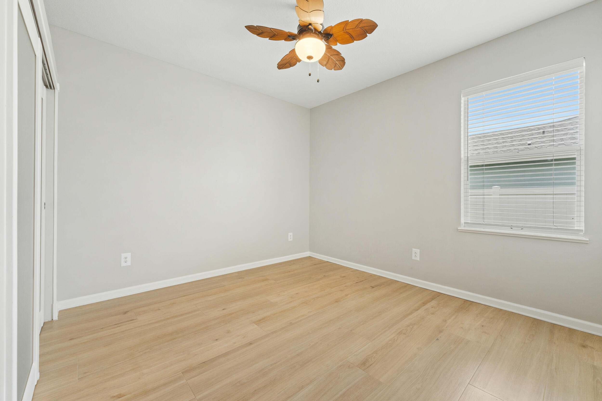 1043 Sw Idol Avenue Property Photo 32