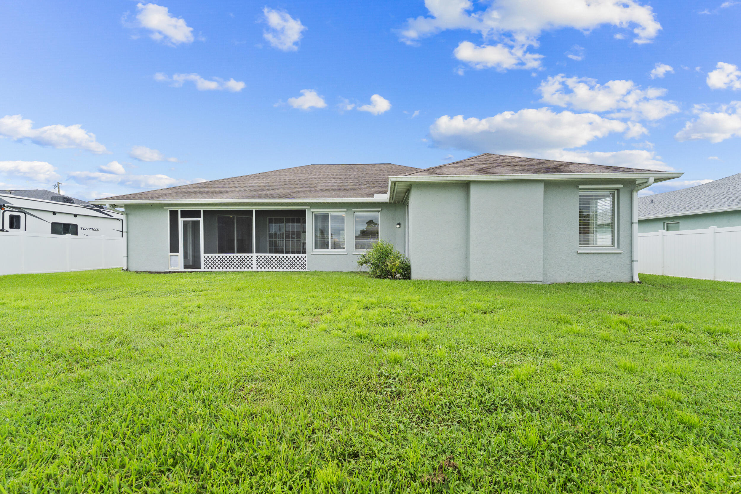 1043 Sw Idol Avenue Property Photo 40