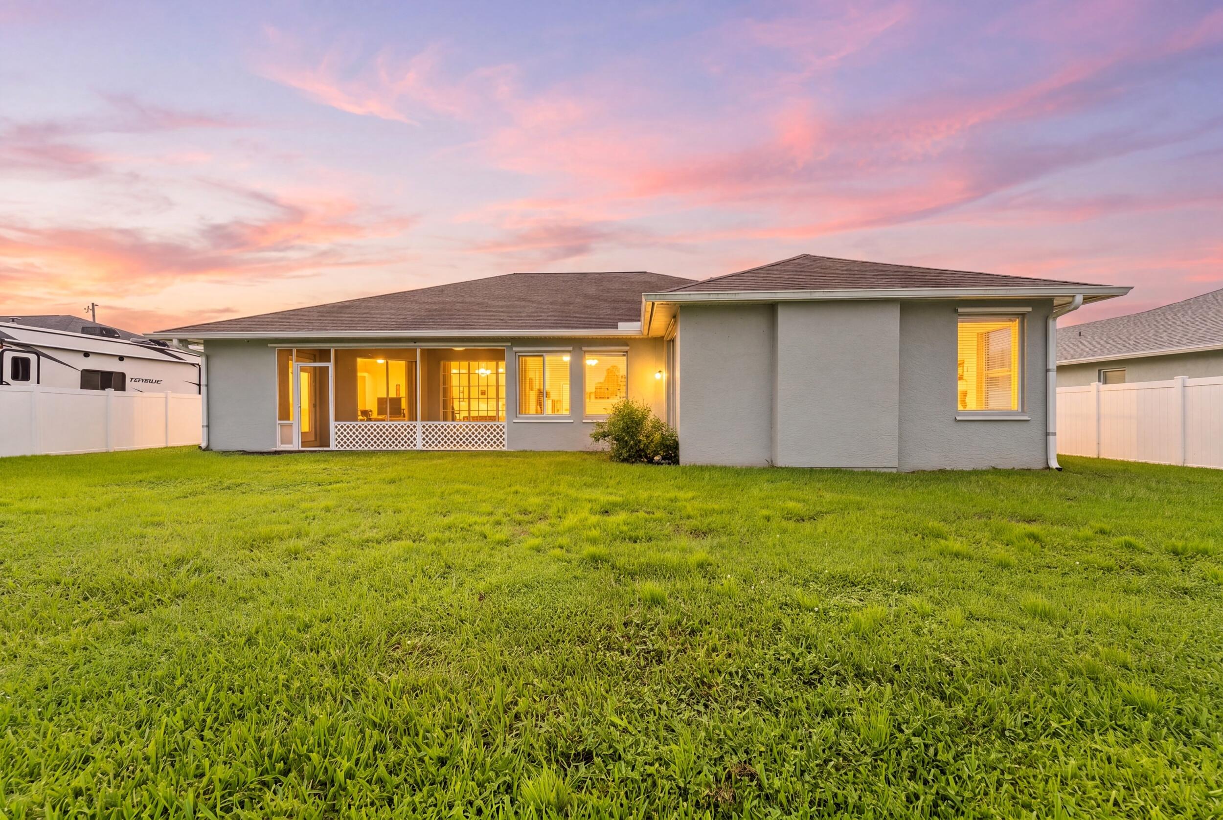 1043 Sw Idol Avenue Property Photo 42