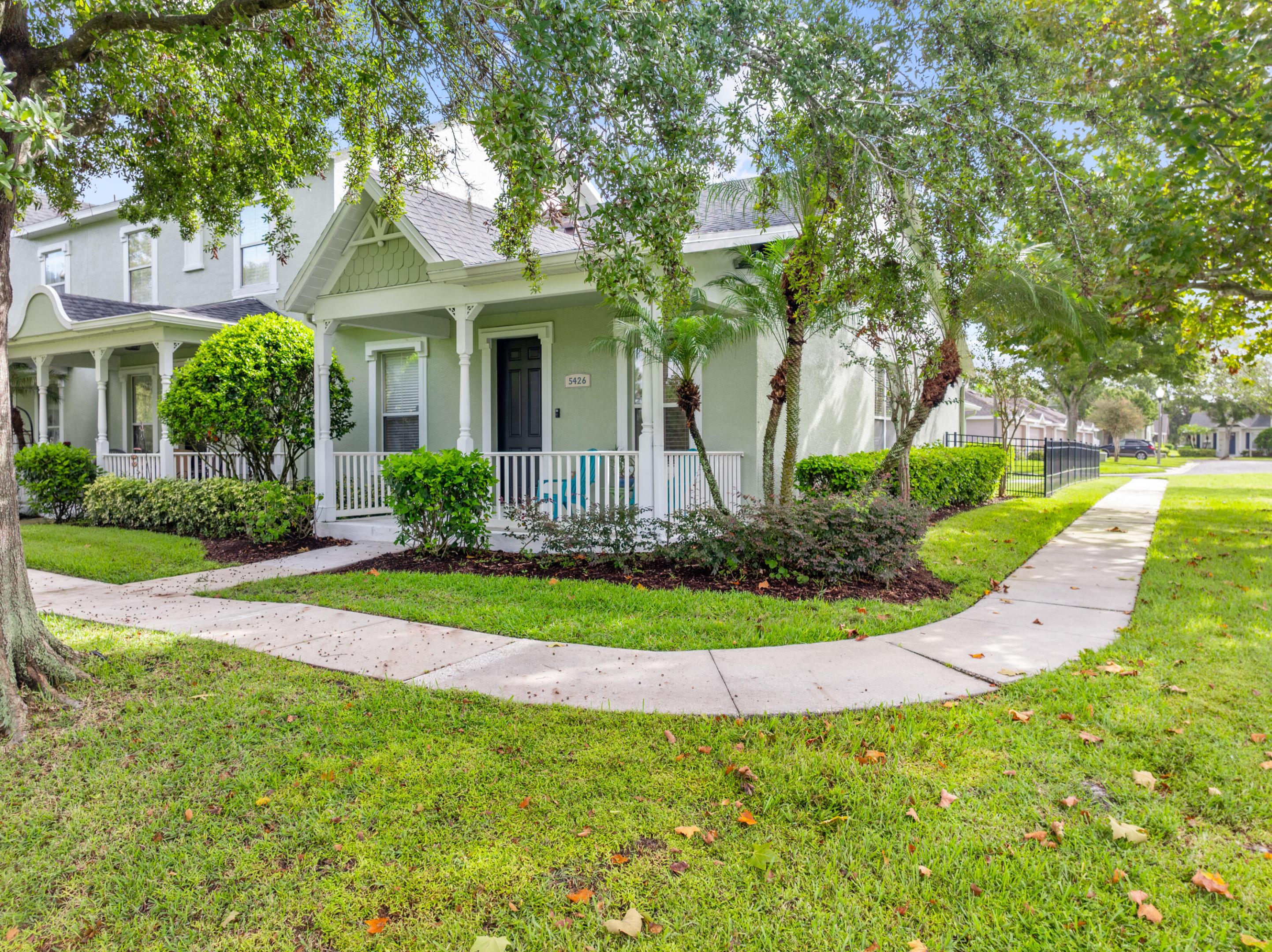 5426 Kumquat Loop Property Photo 1