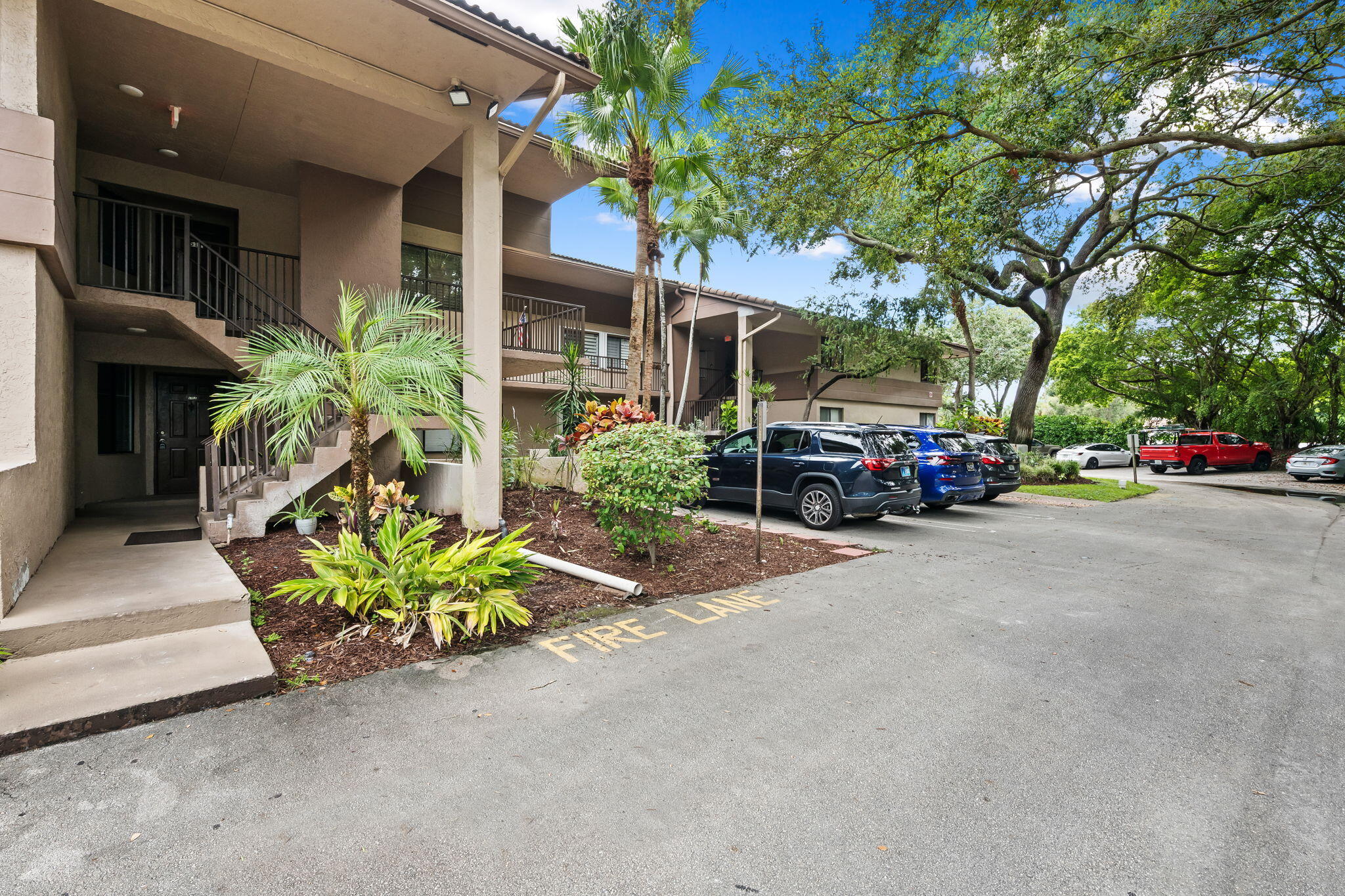 9503 Nw 2nd Place 3-b Property Photo 1