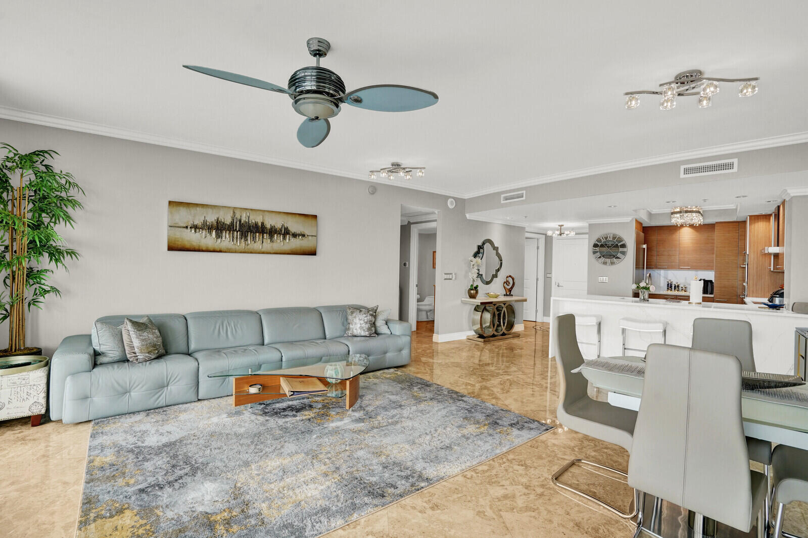 1 N Ocean Boulevard 814 Property Photo 7