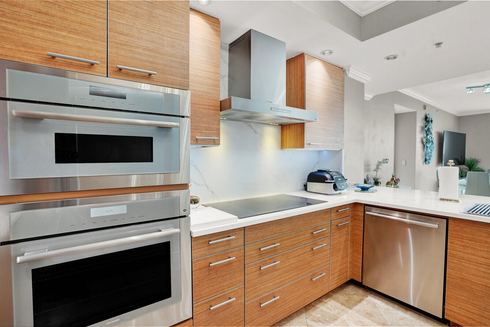 1 N Ocean Boulevard 814 Property Photo 12