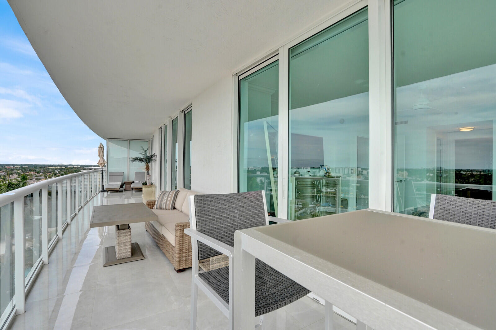 1 N Ocean Boulevard 814 Property Photo 25