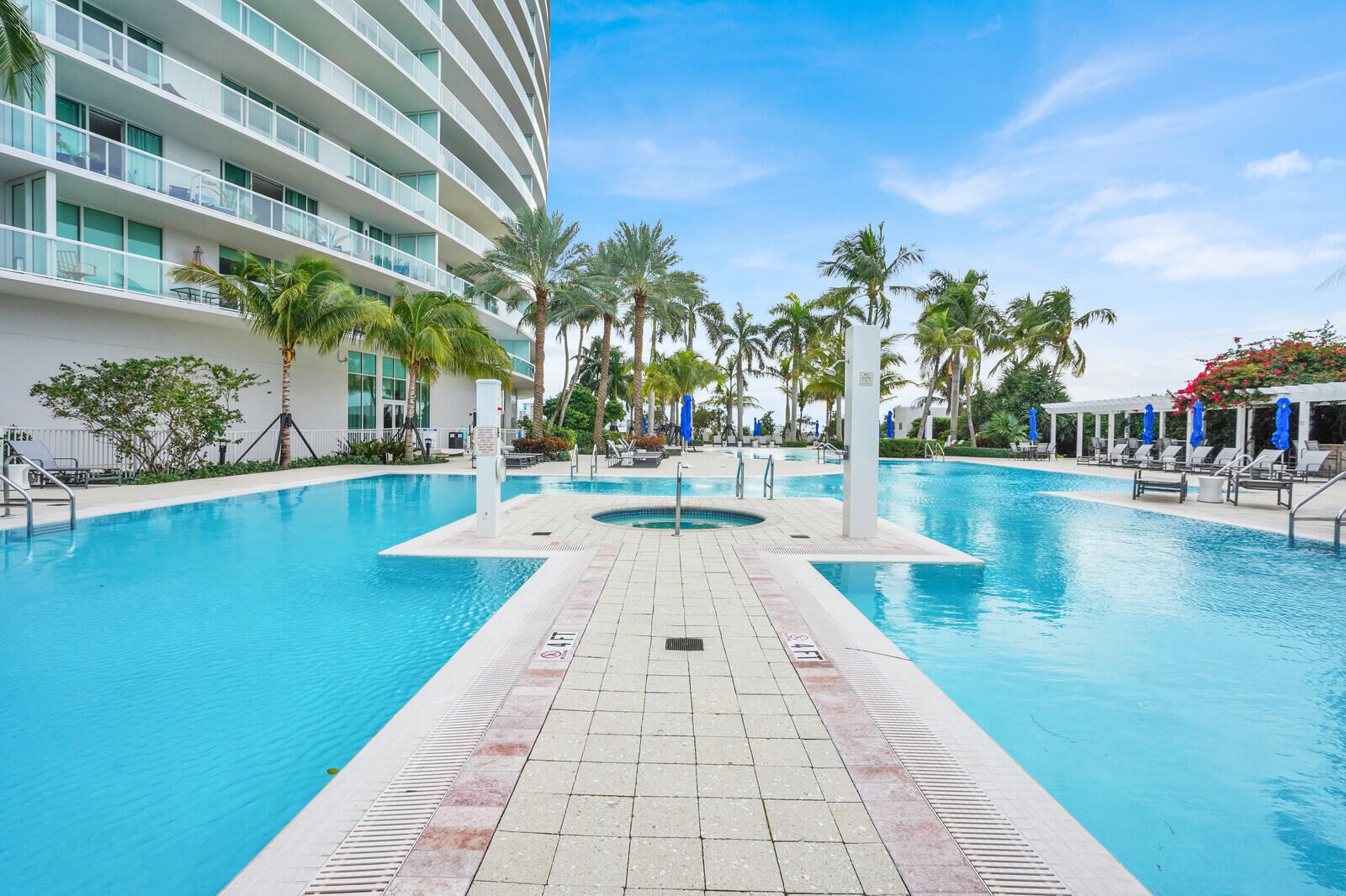 1 N Ocean Boulevard 814 Property Photo 47