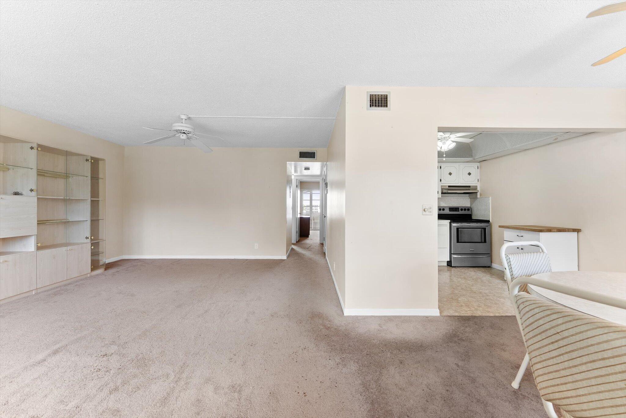 309 Wellington M Property Photo 6