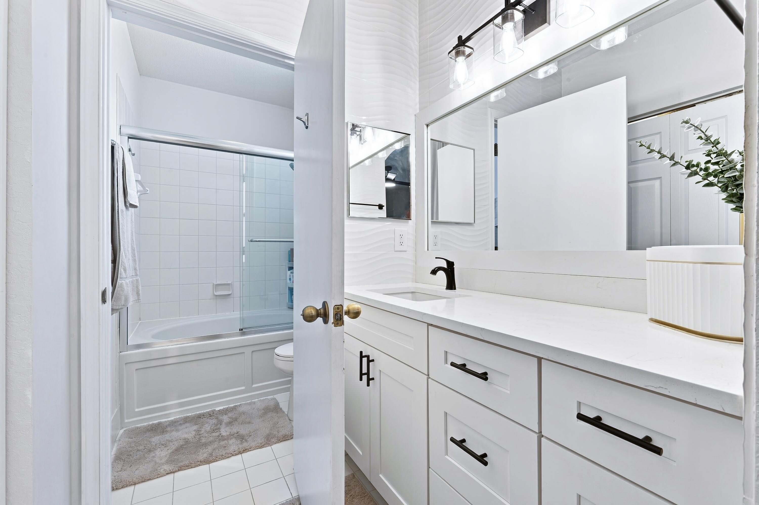 4541 Highgate Drive A Property Photo 9