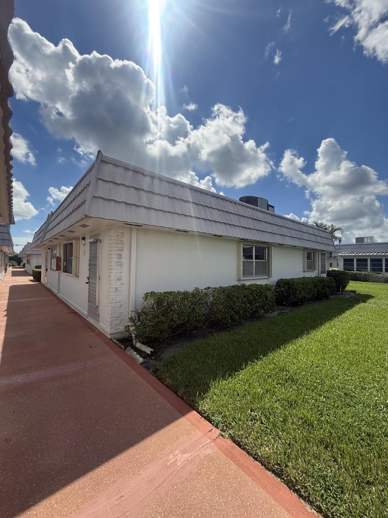 34 Valencia B Property Photo 1