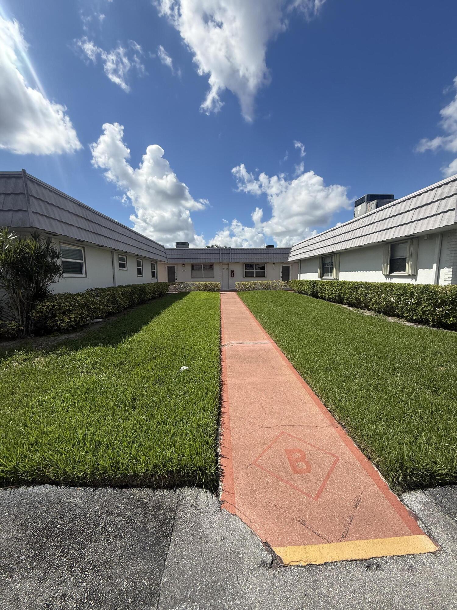 34 Valencia B Property Photo 3