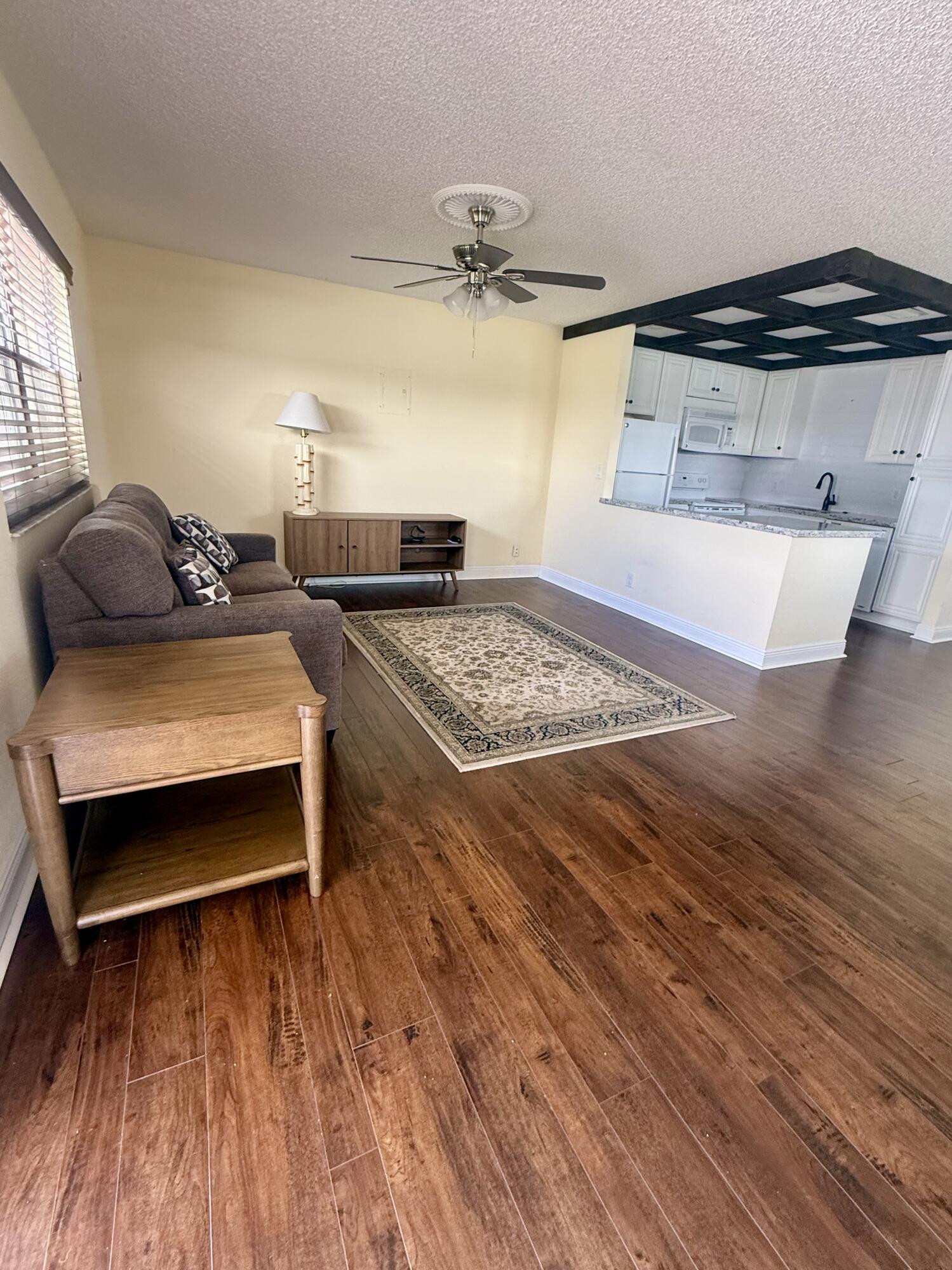 34 Valencia B Property Photo 4