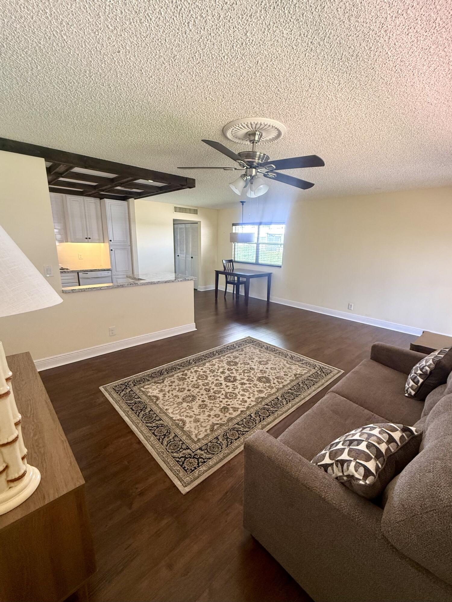 34 Valencia B Property Photo 5