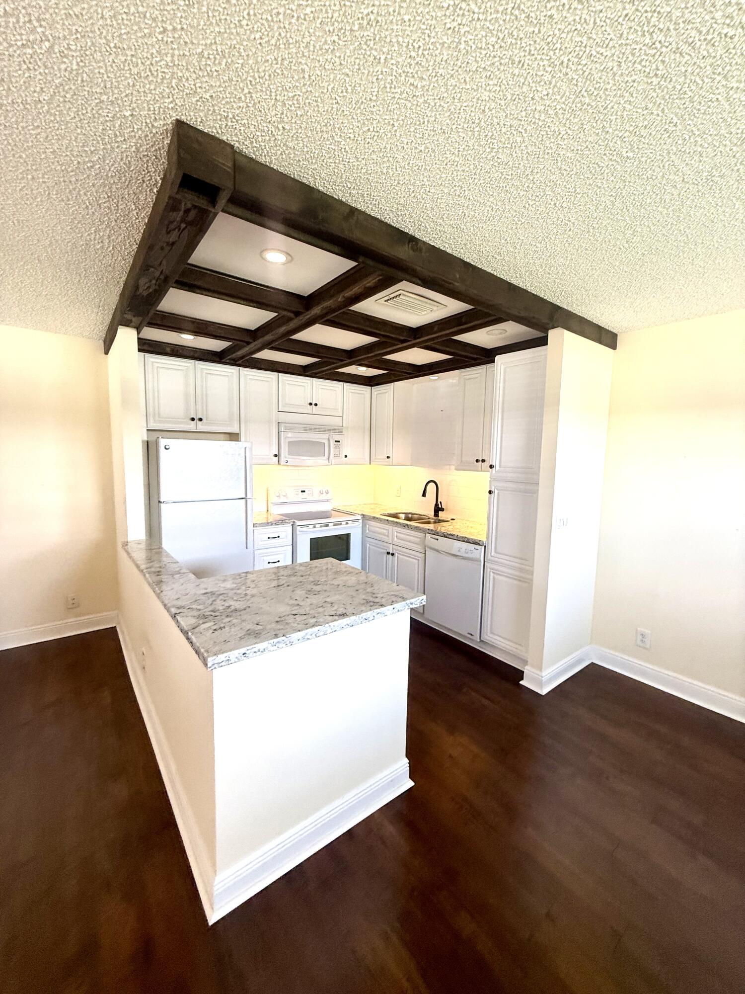 34 Valencia B Property Photo 9