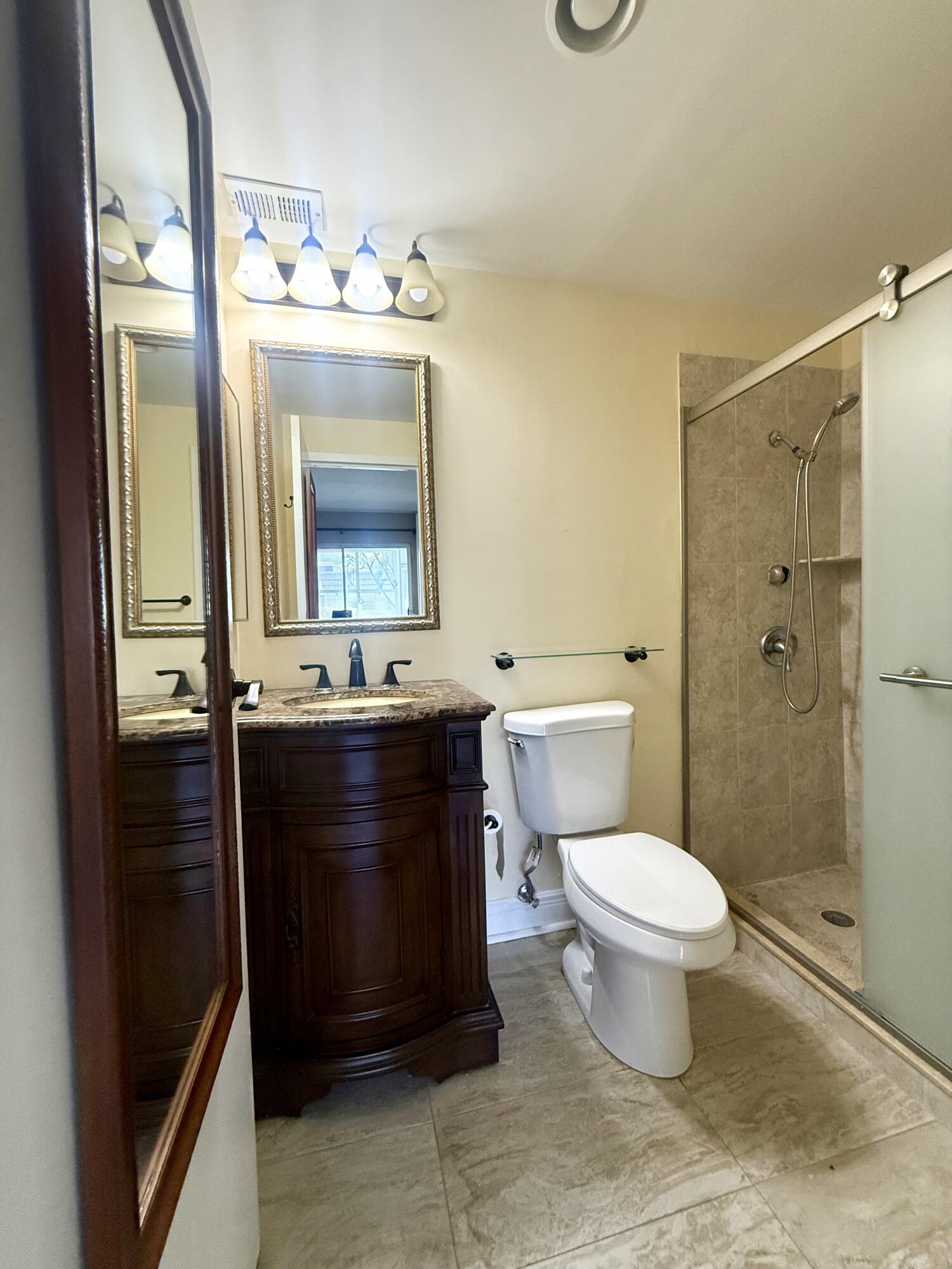34 Valencia B Property Photo 16
