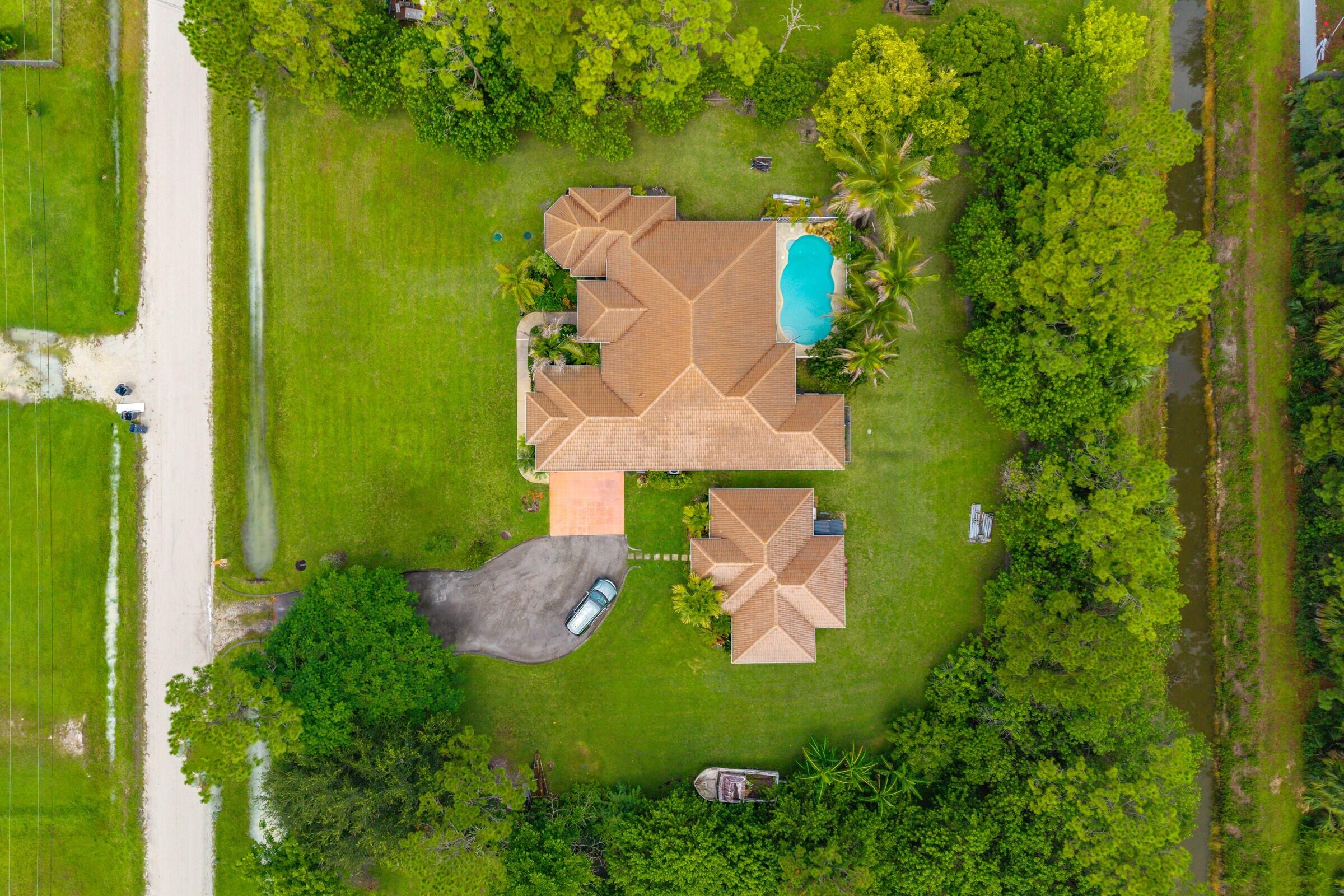 17603 82nd N Property Photo 2