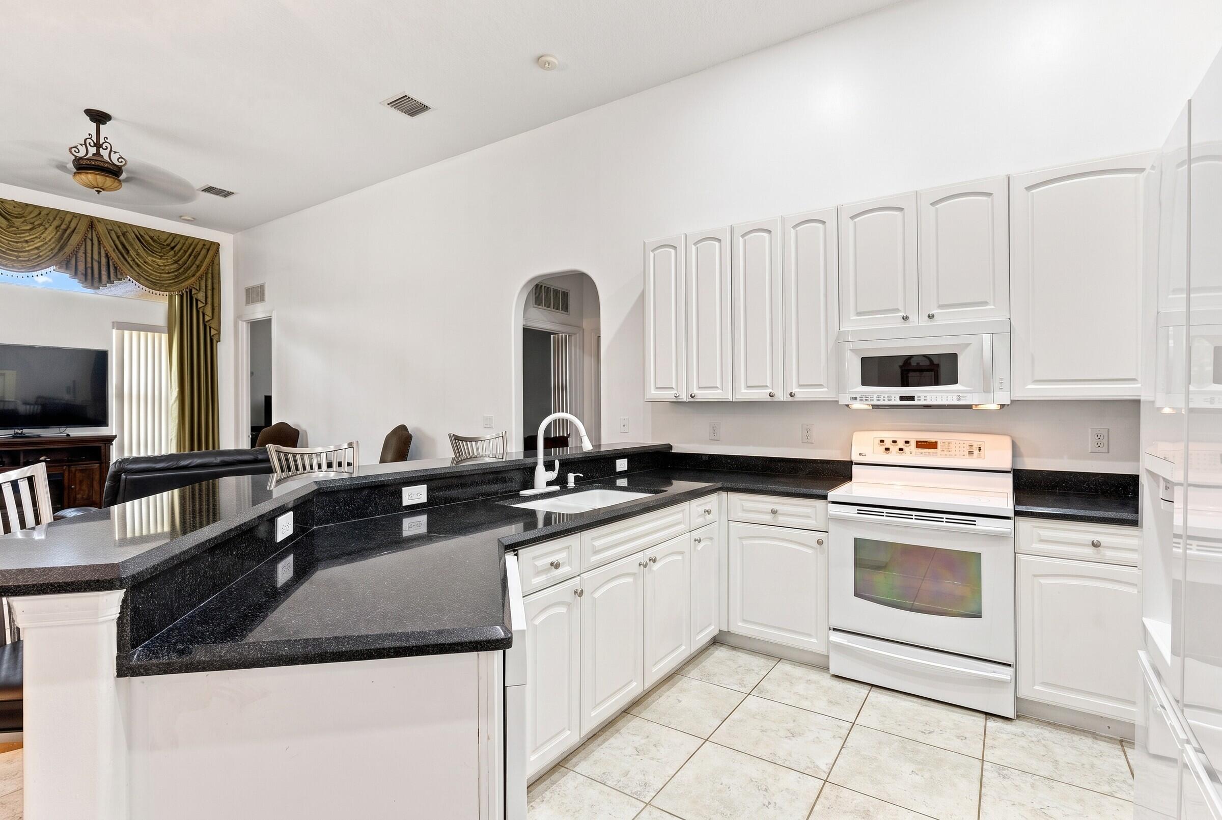 17603 82nd N Property Photo 25