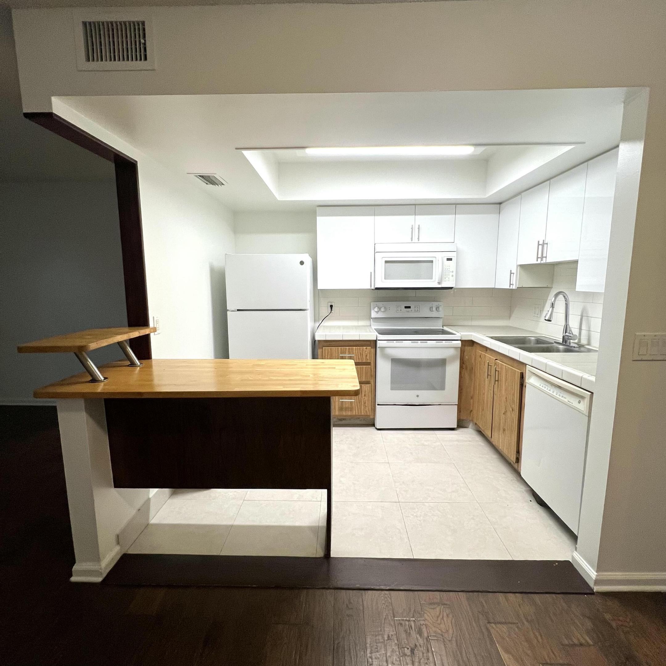 4205 Oak Terrace Drive Property Photo 5