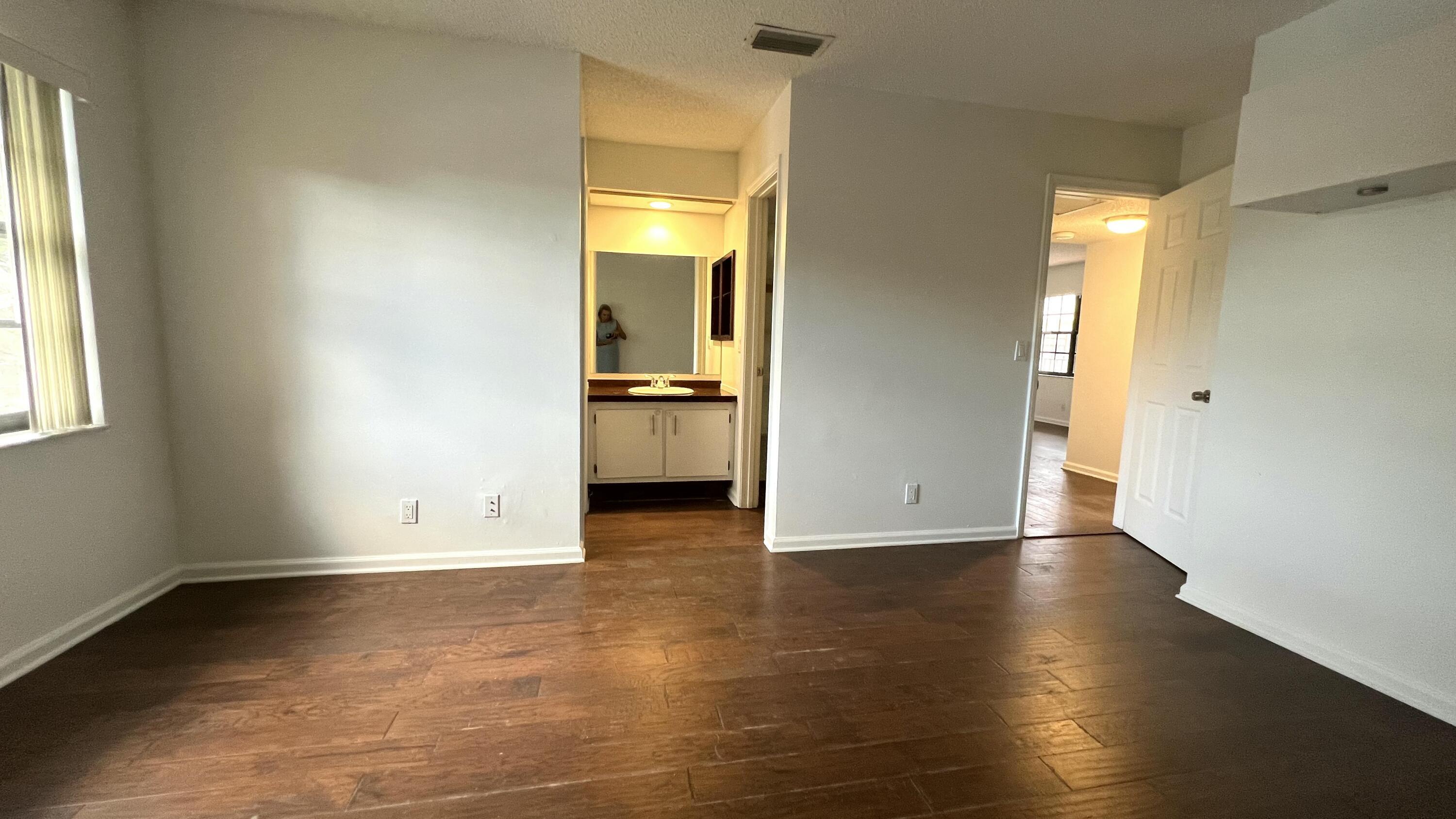 4205 Oak Terrace Drive Property Photo 8