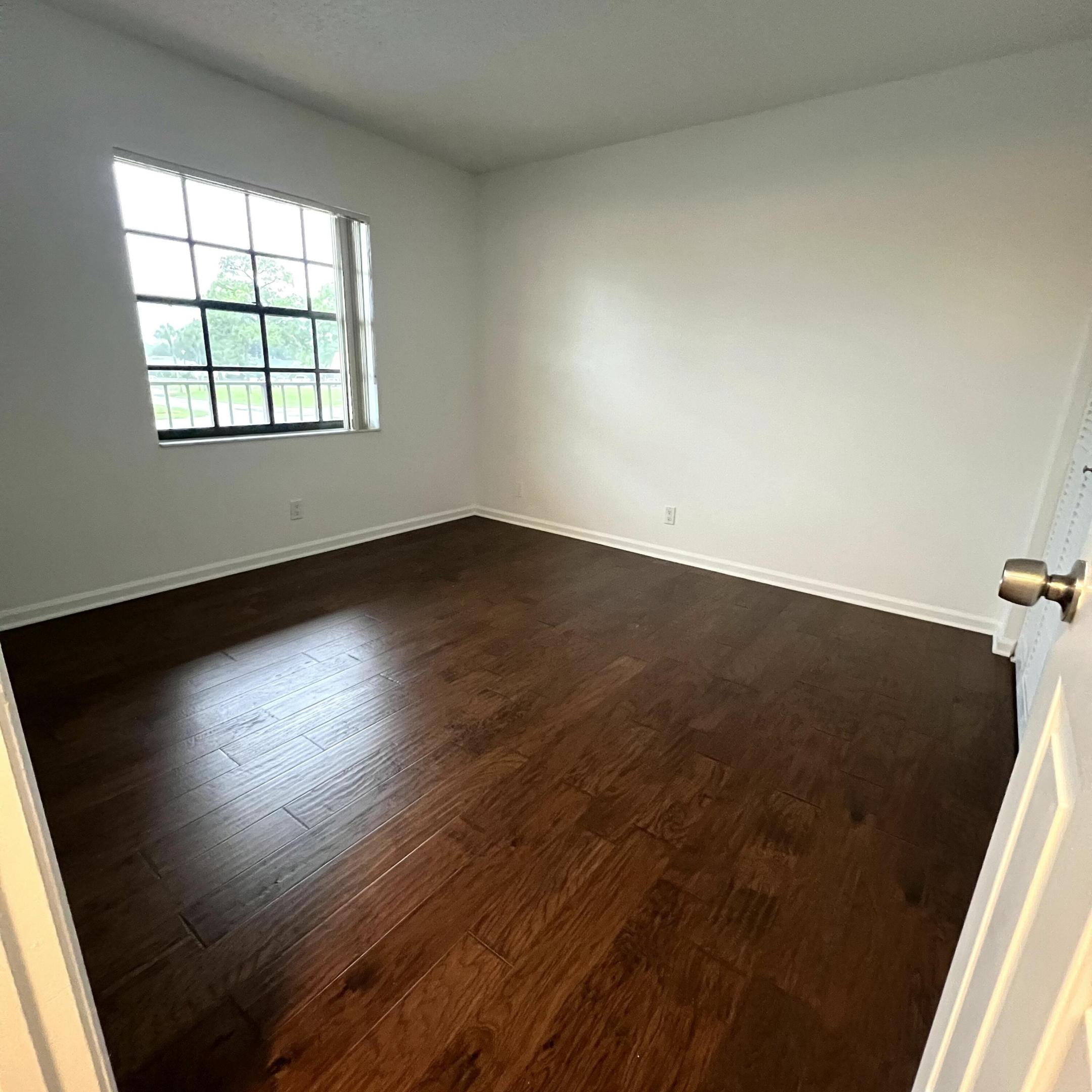 4205 Oak Terrace Drive Property Photo 12