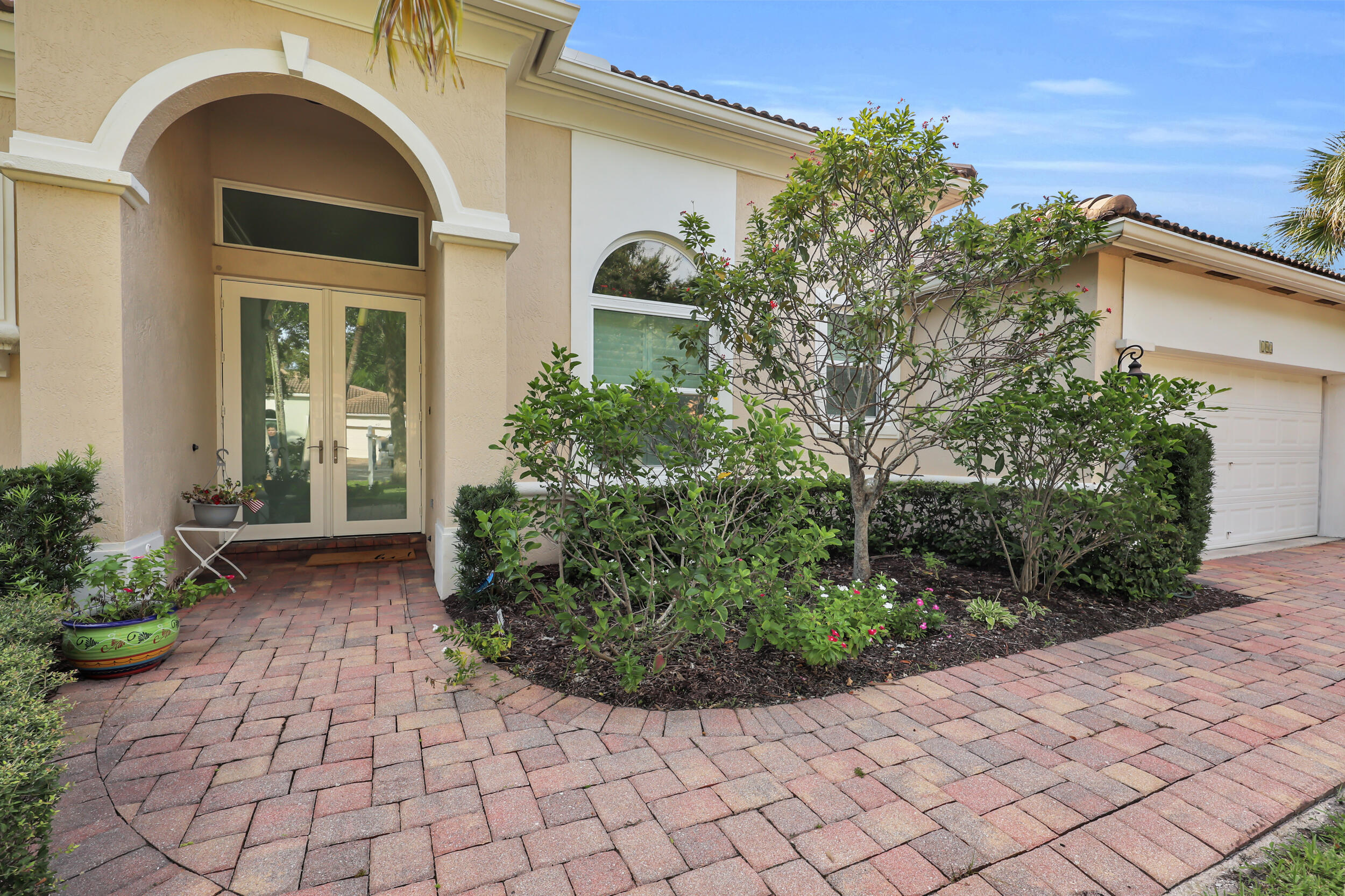103 Magnolia Way Property Photo 2