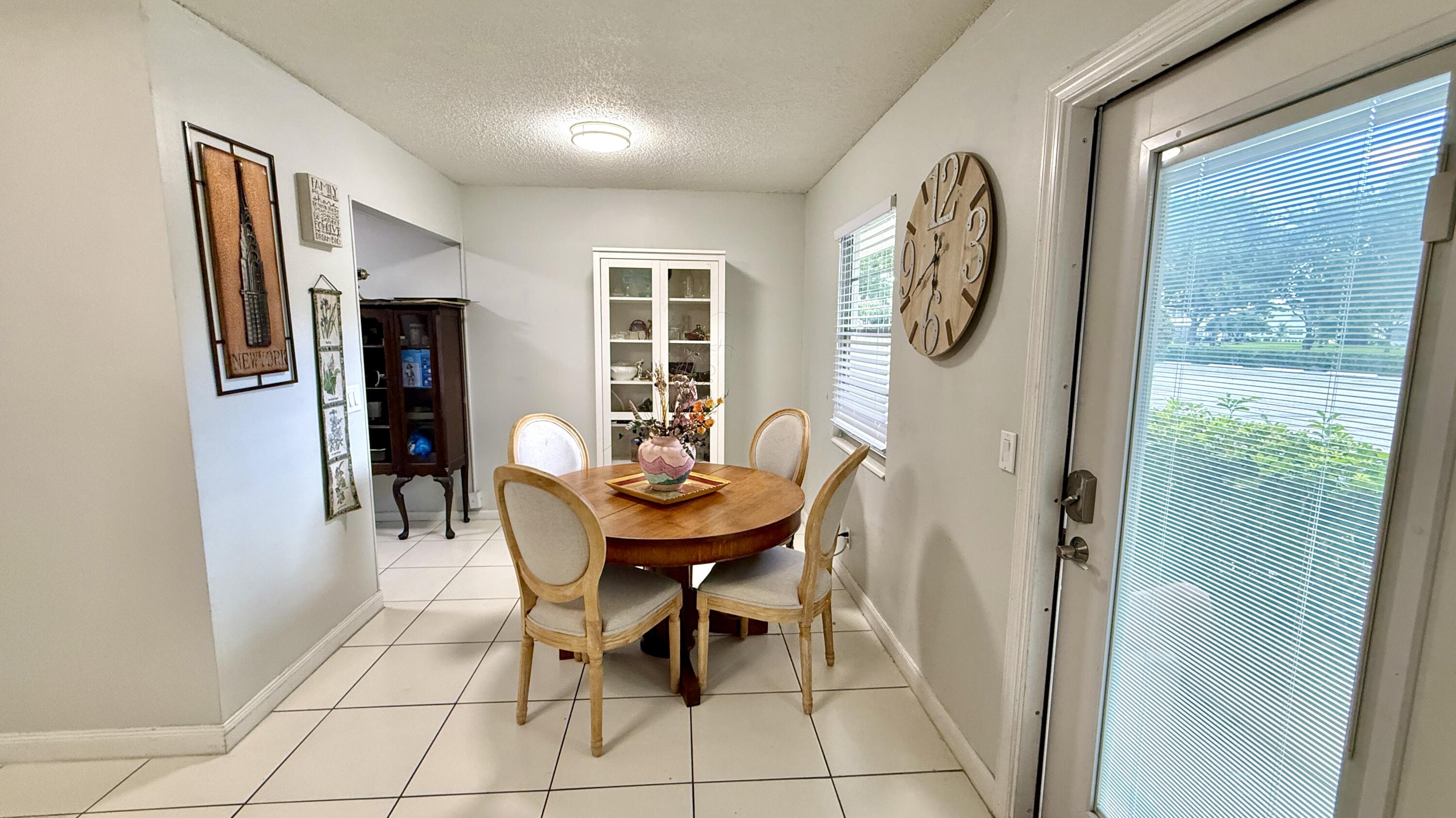 1037 Ashby D Property Photo 5