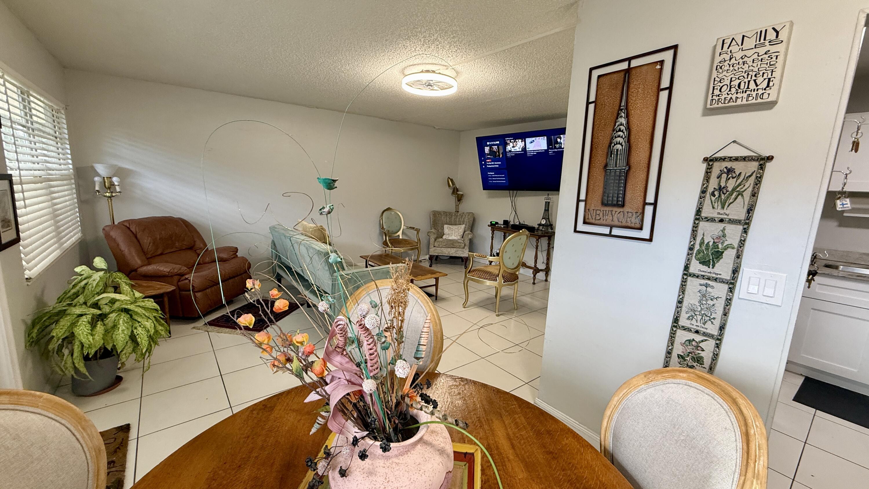 1037 Ashby D Property Photo 6
