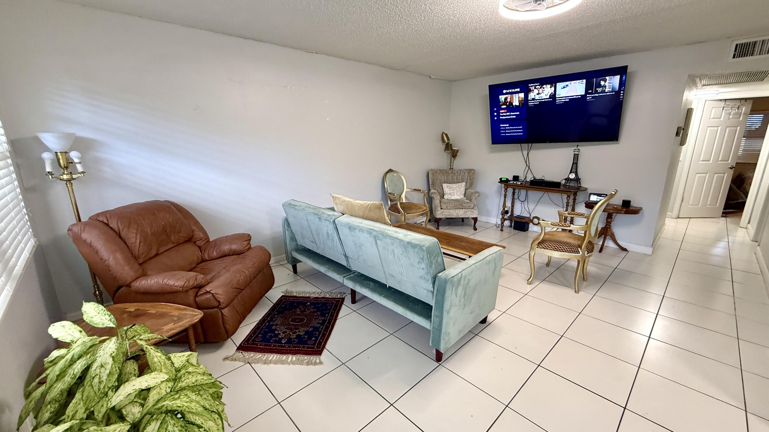 1037 Ashby D Property Photo 8