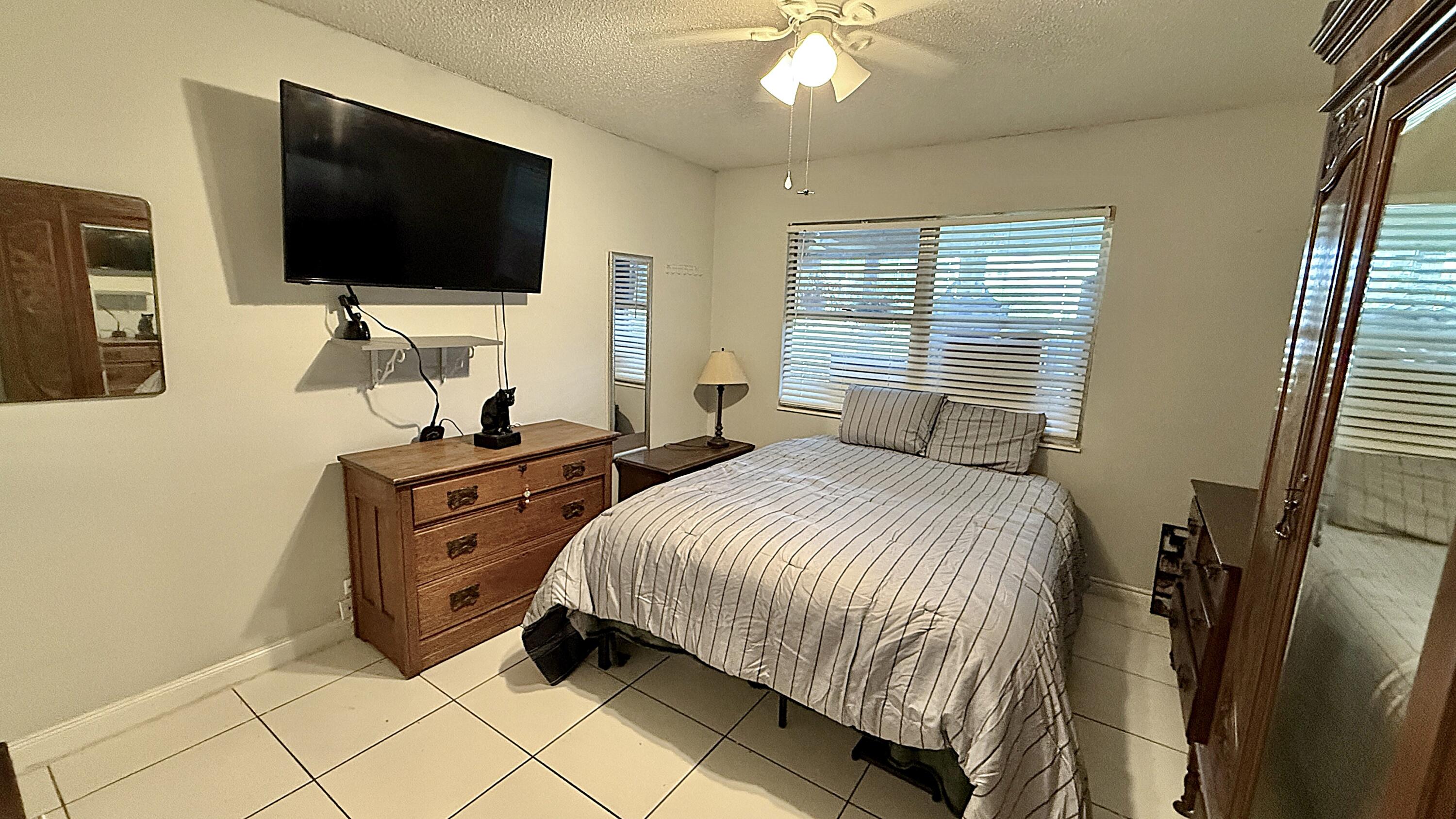 1037 Ashby D Property Photo 17