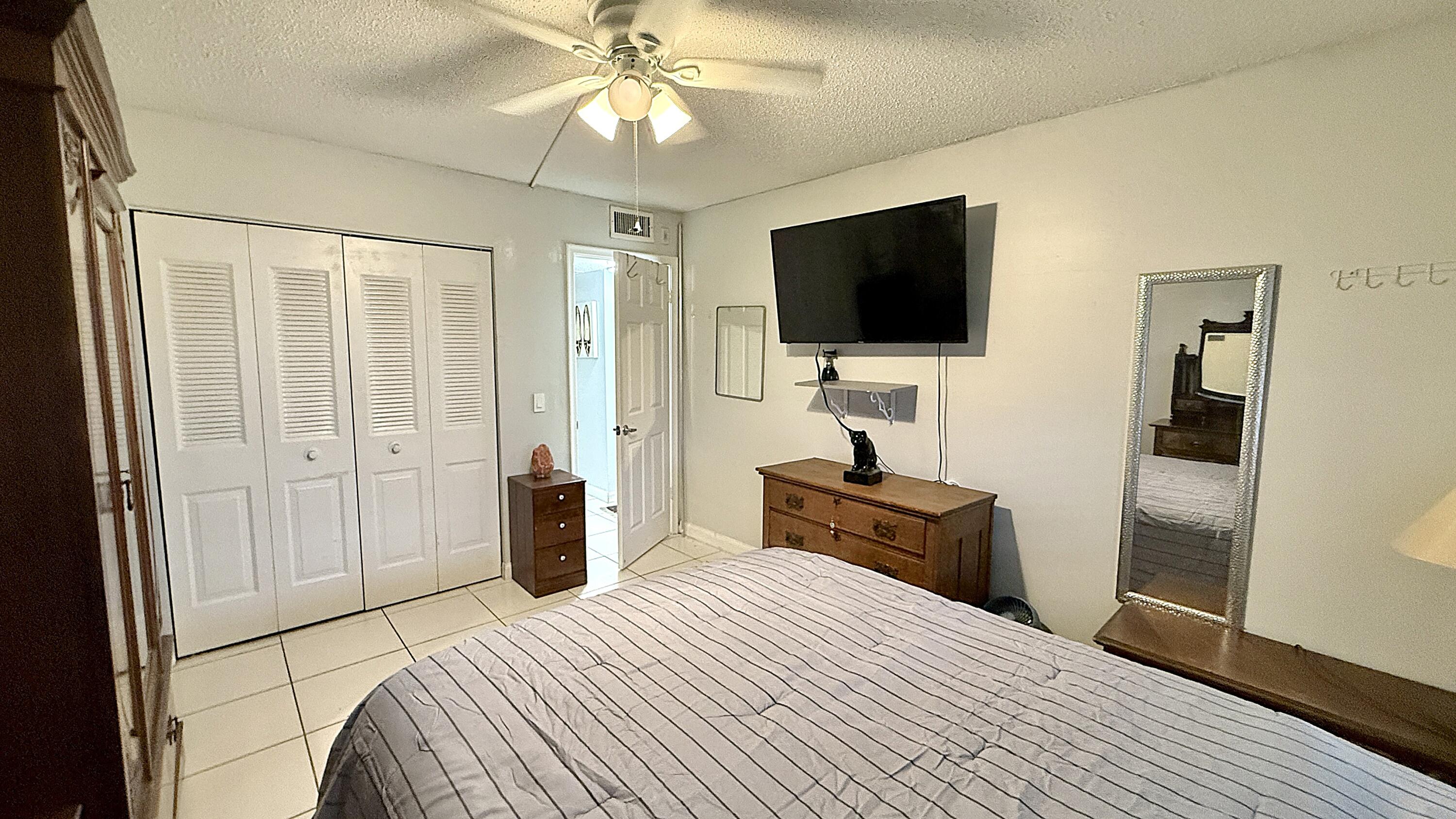 1037 Ashby D Property Photo 18