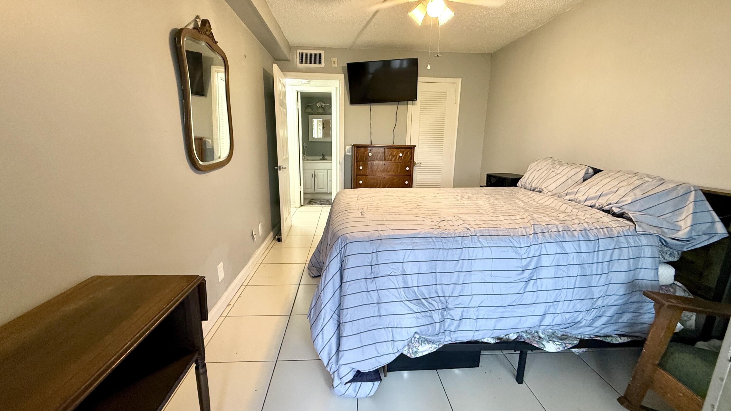 1037 Ashby D Property Photo 25