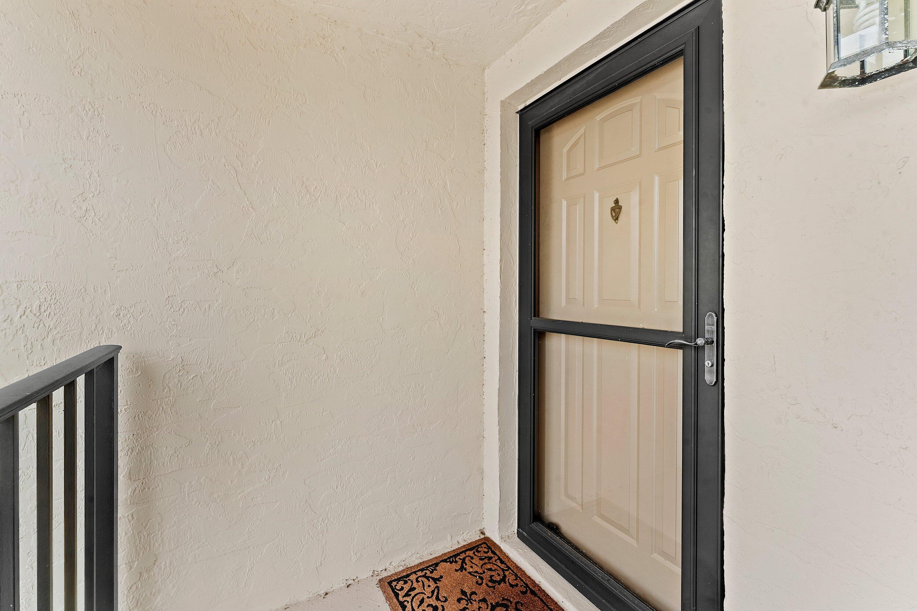 1502 Pinecrest Circle C Property Photo 3