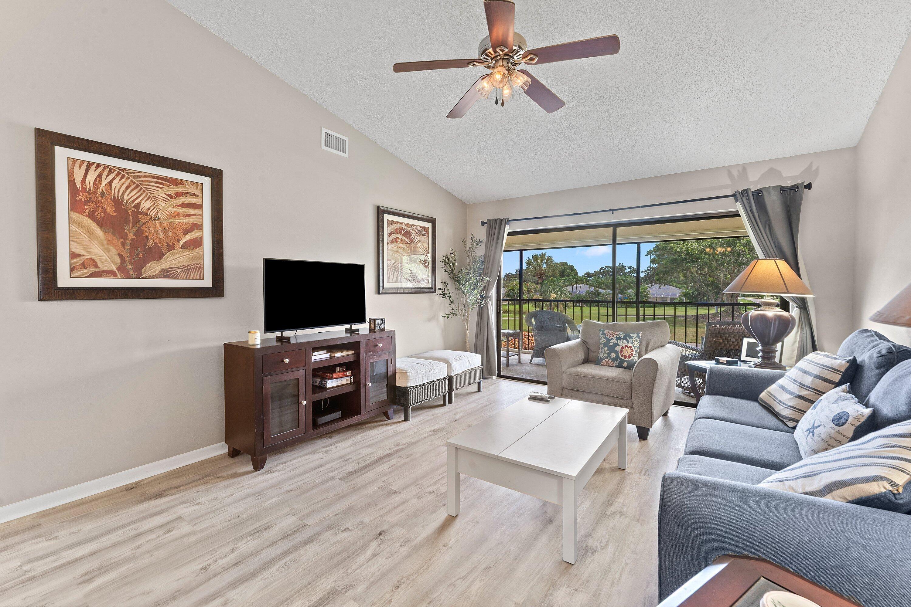1502 Pinecrest Circle C Property Photo 14