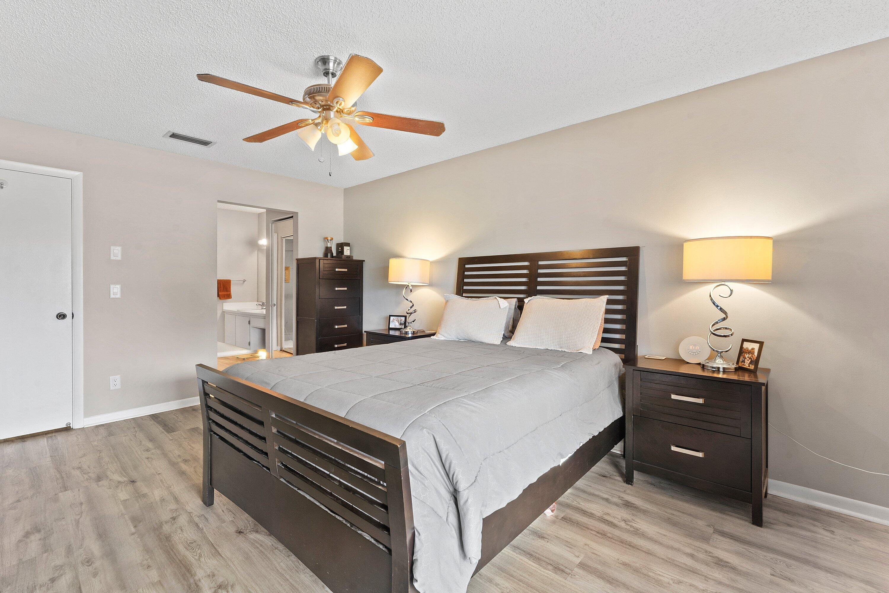 1502 Pinecrest Circle C Property Photo 19