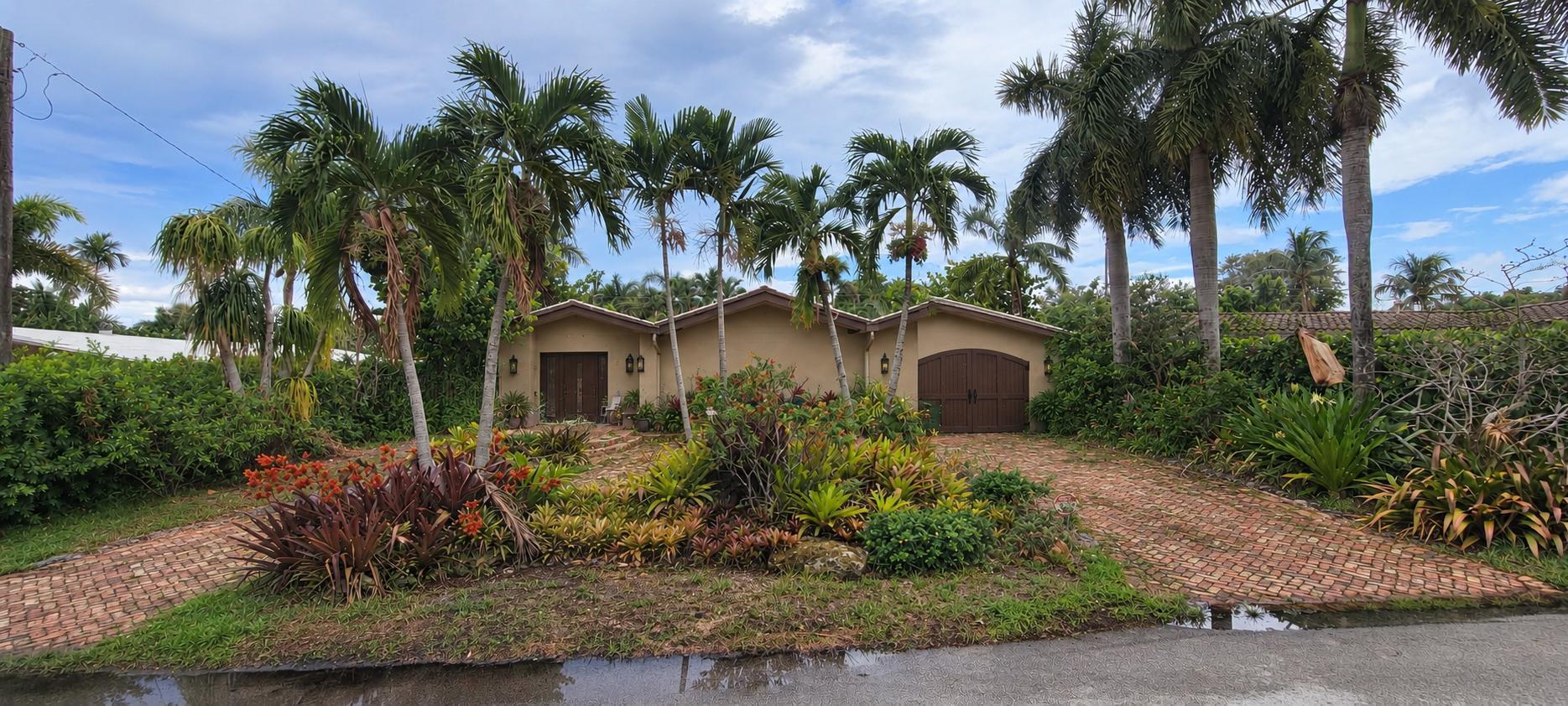 2060 Ne 55th Street Property Photo 1