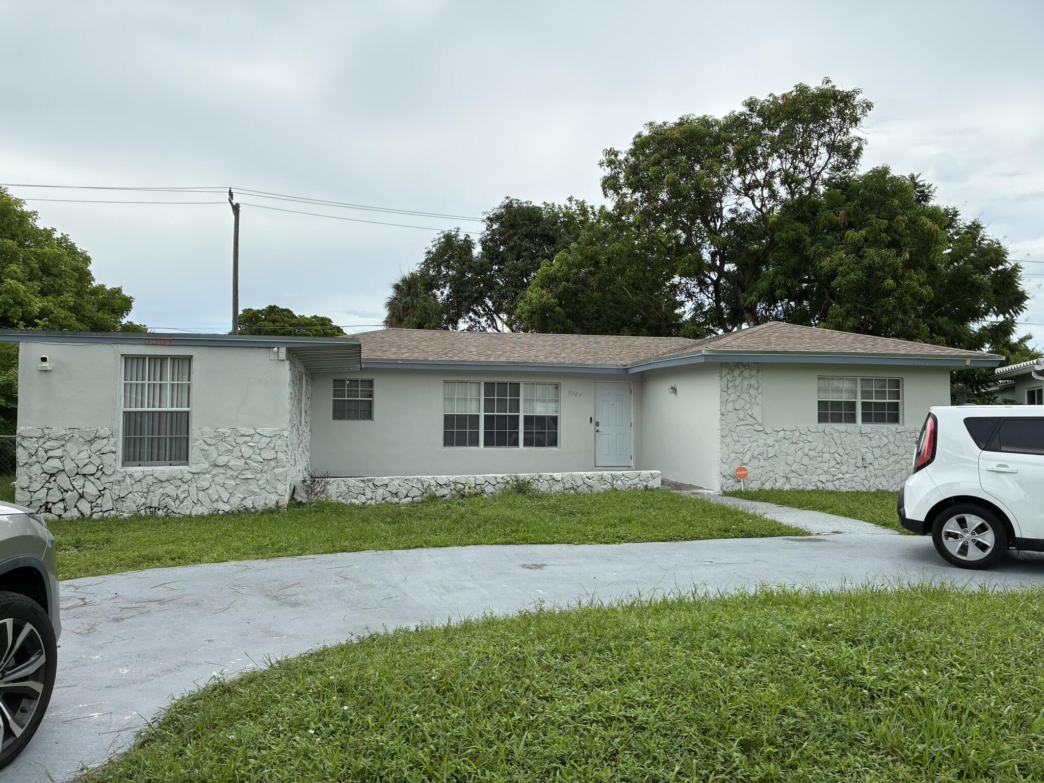 3307 Auburn Boulevard Property Photo 3