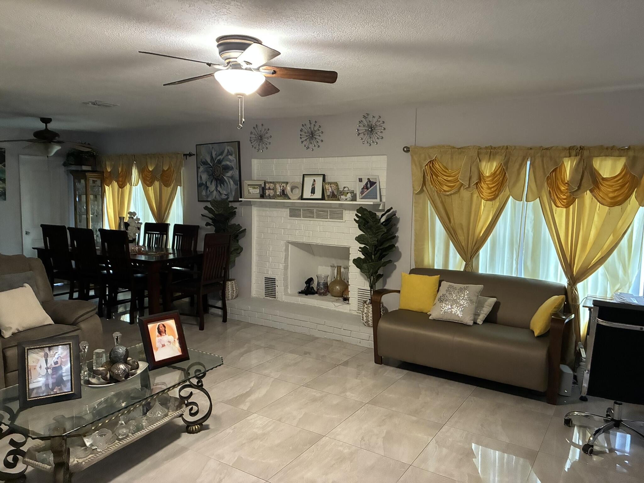 3307 Auburn Boulevard Property Photo 4
