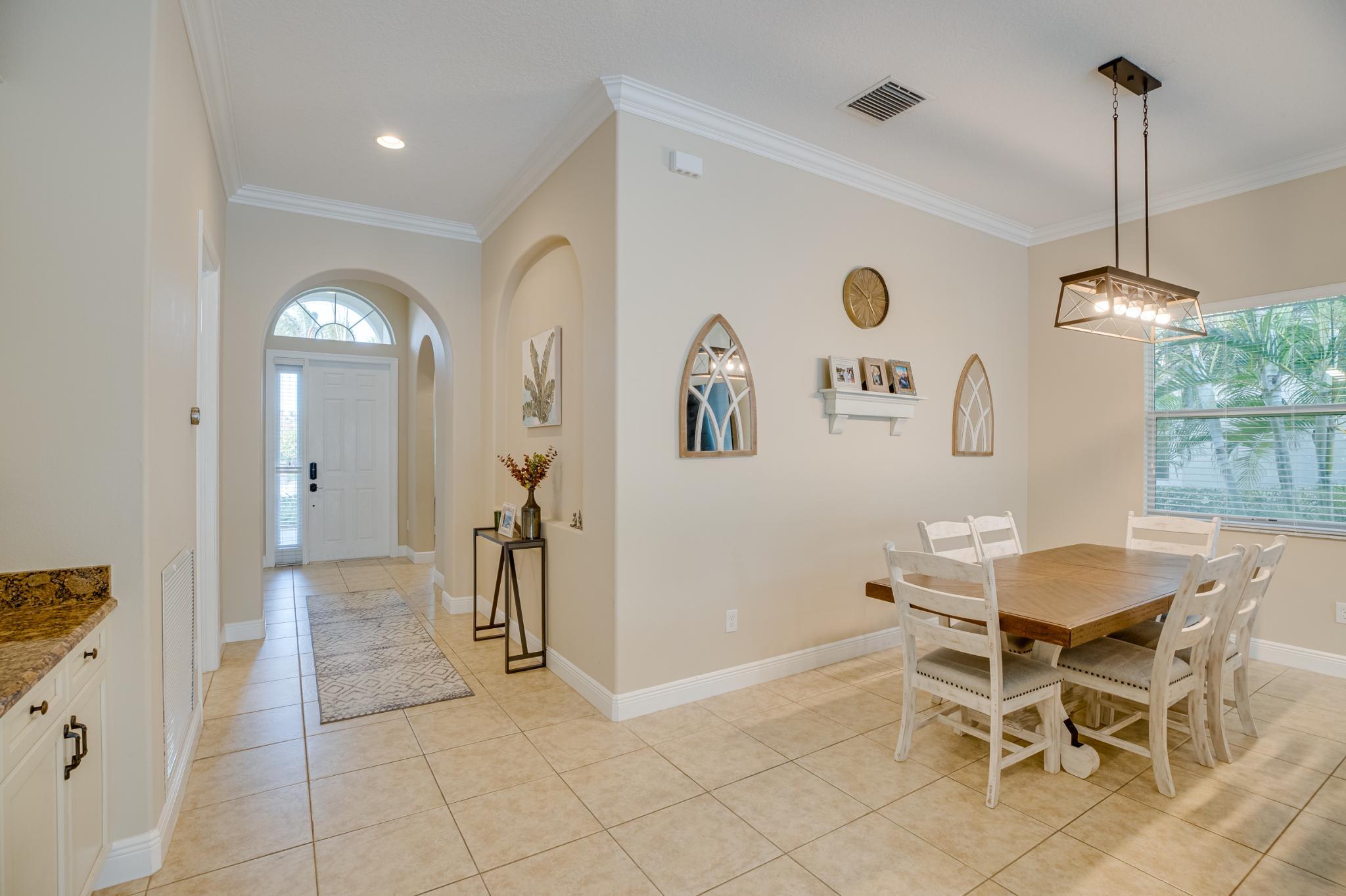 4247 Diamond Square Property Photo 5