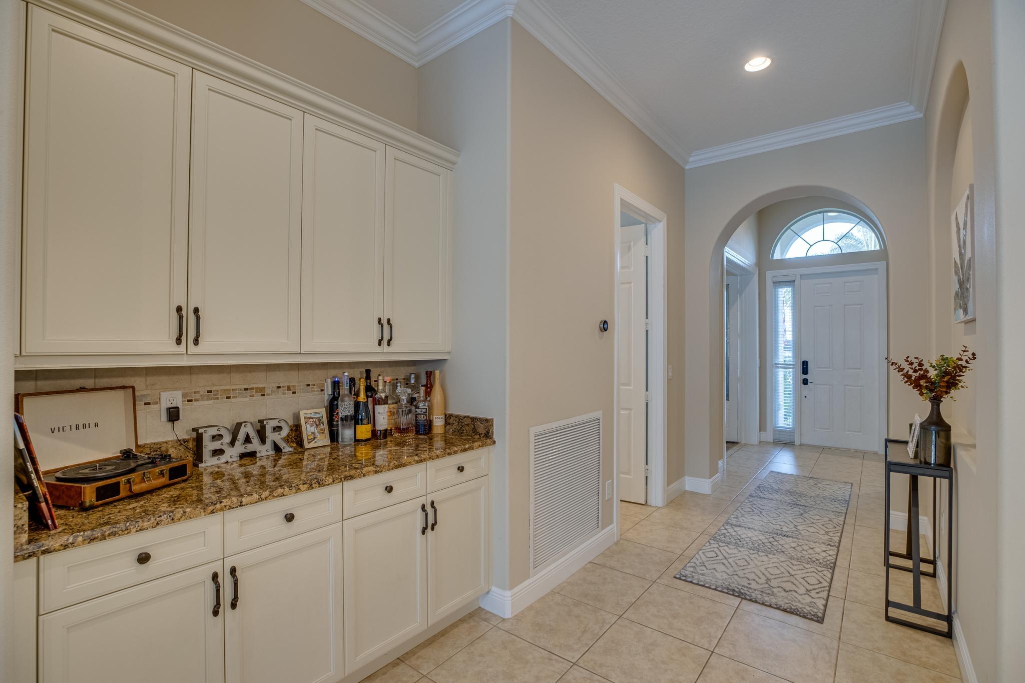 4247 Diamond Square Property Photo 7